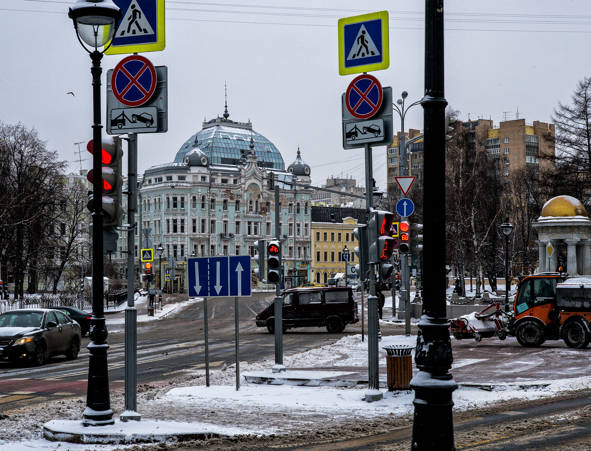 Summicron-M 1:2/50 sample photo. City sketches photography