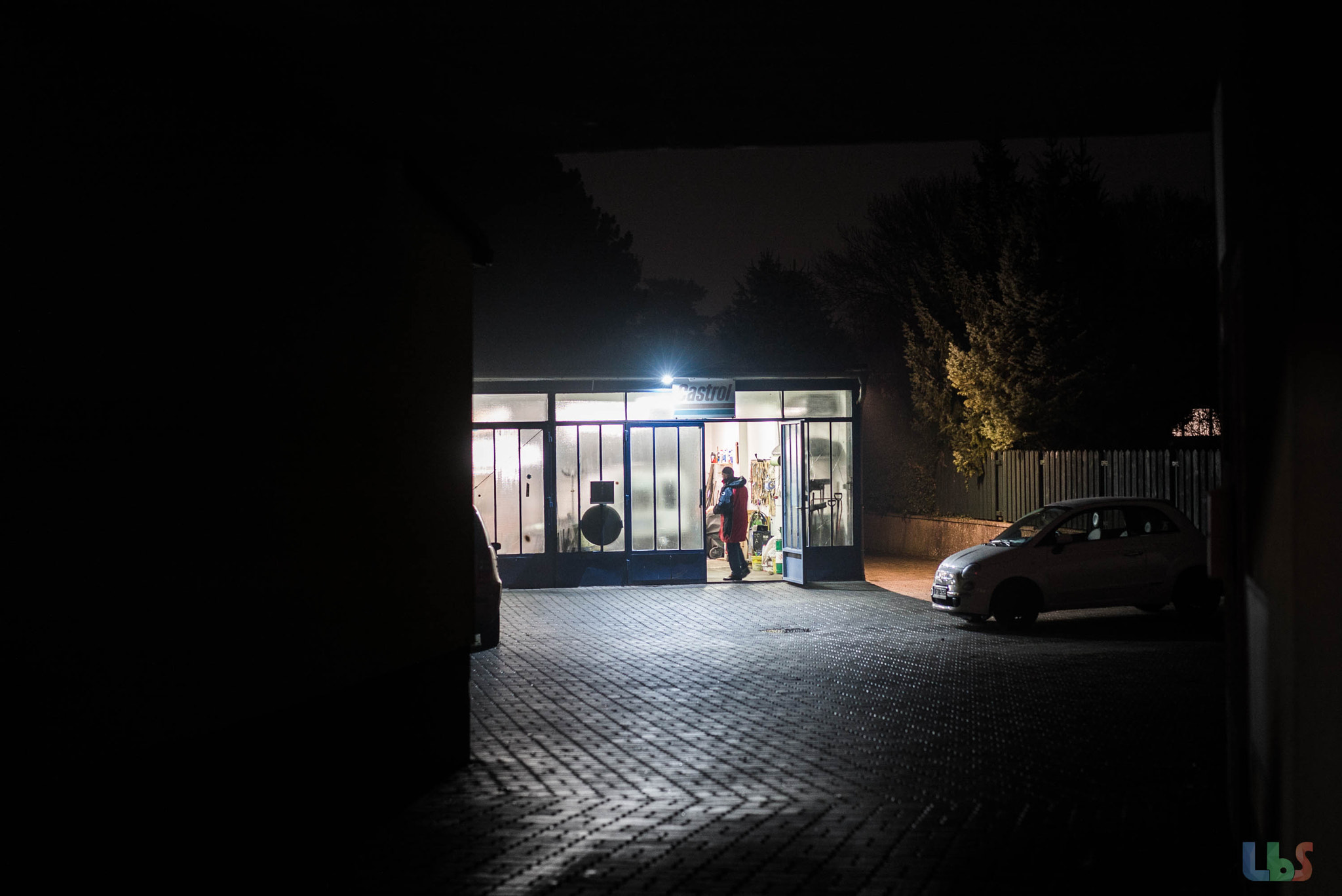 Sony a7S II + Sony Sonnar T* FE 55mm F1.8 ZA sample photo. Glowinggarage photography
