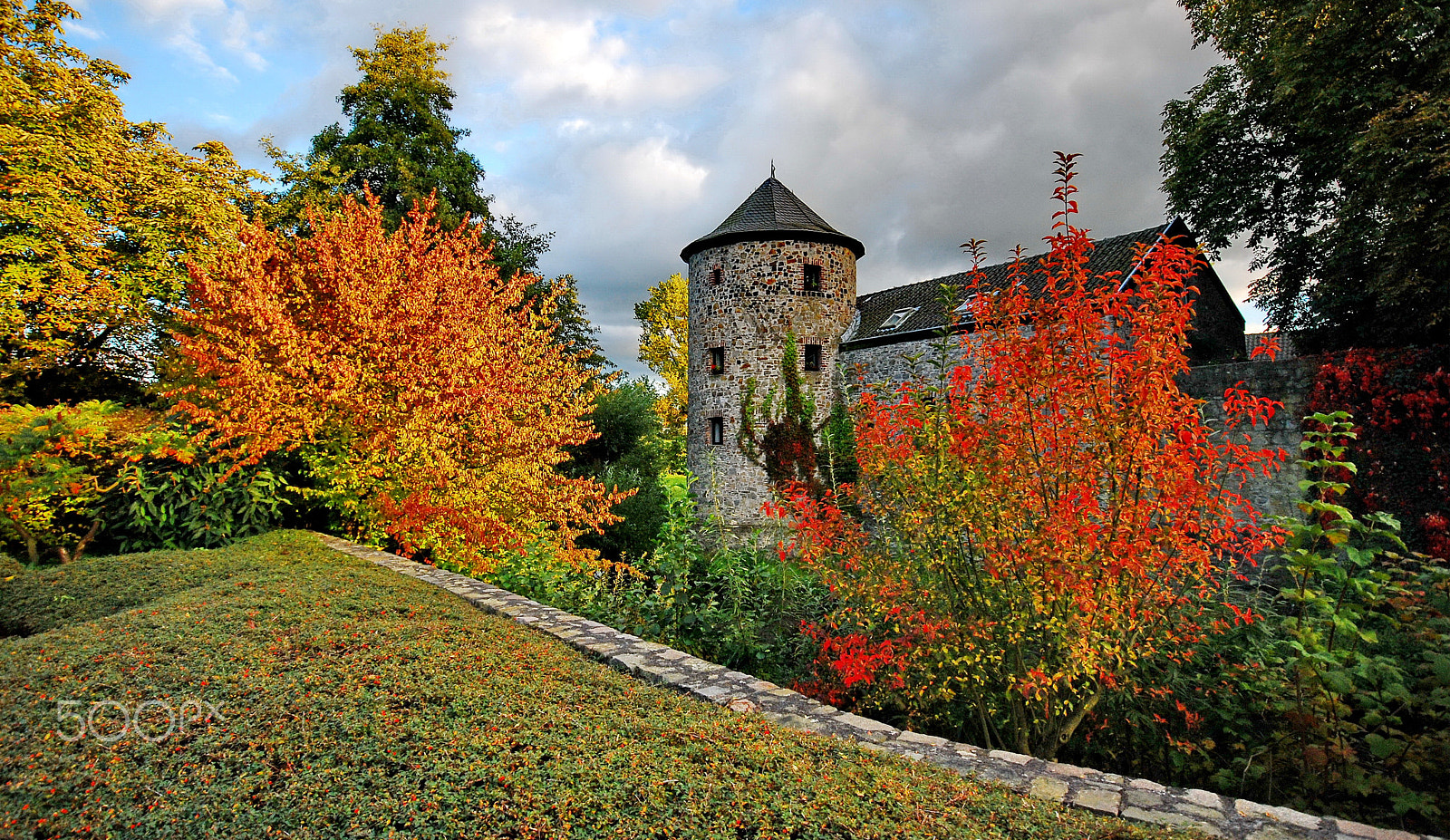 Sigma 10-20mm F4-5.6 EX DC HSM sample photo. Wasserschloss "haus zum haus" ratingen photography