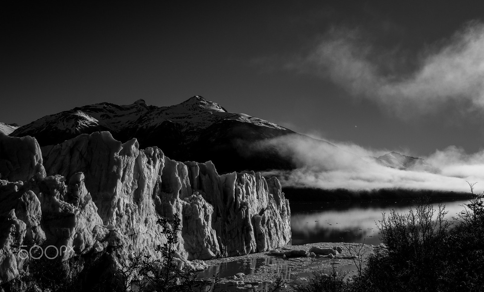 Canon EOS 600D (Rebel EOS T3i / EOS Kiss X5) + Canon EF-S 18-55mm f/3.5-5.6 USM sample photo. Glacier perito moreno photography