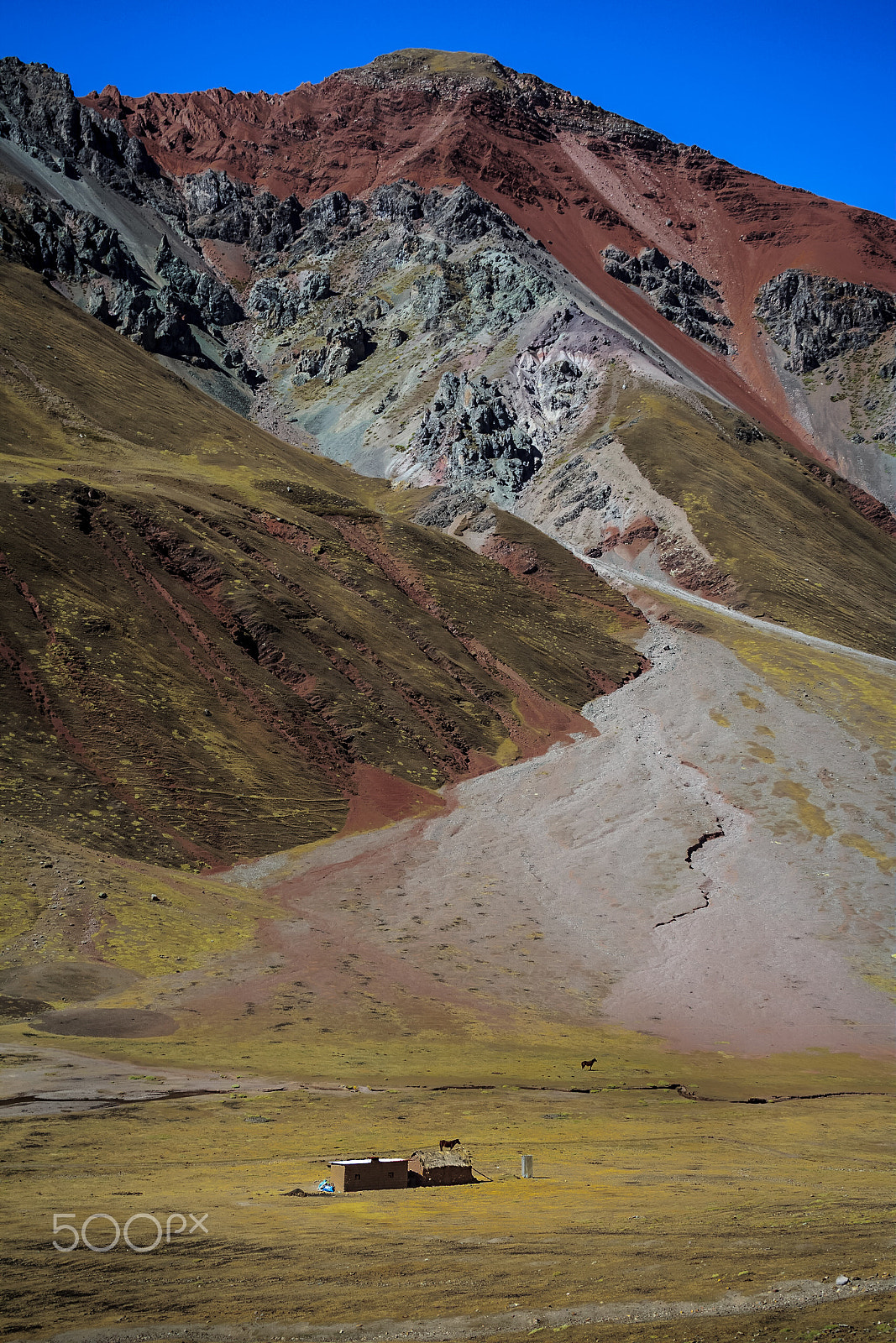 Canon EOS 600D (Rebel EOS T3i / EOS Kiss X5) sample photo. Vinicunca house photography