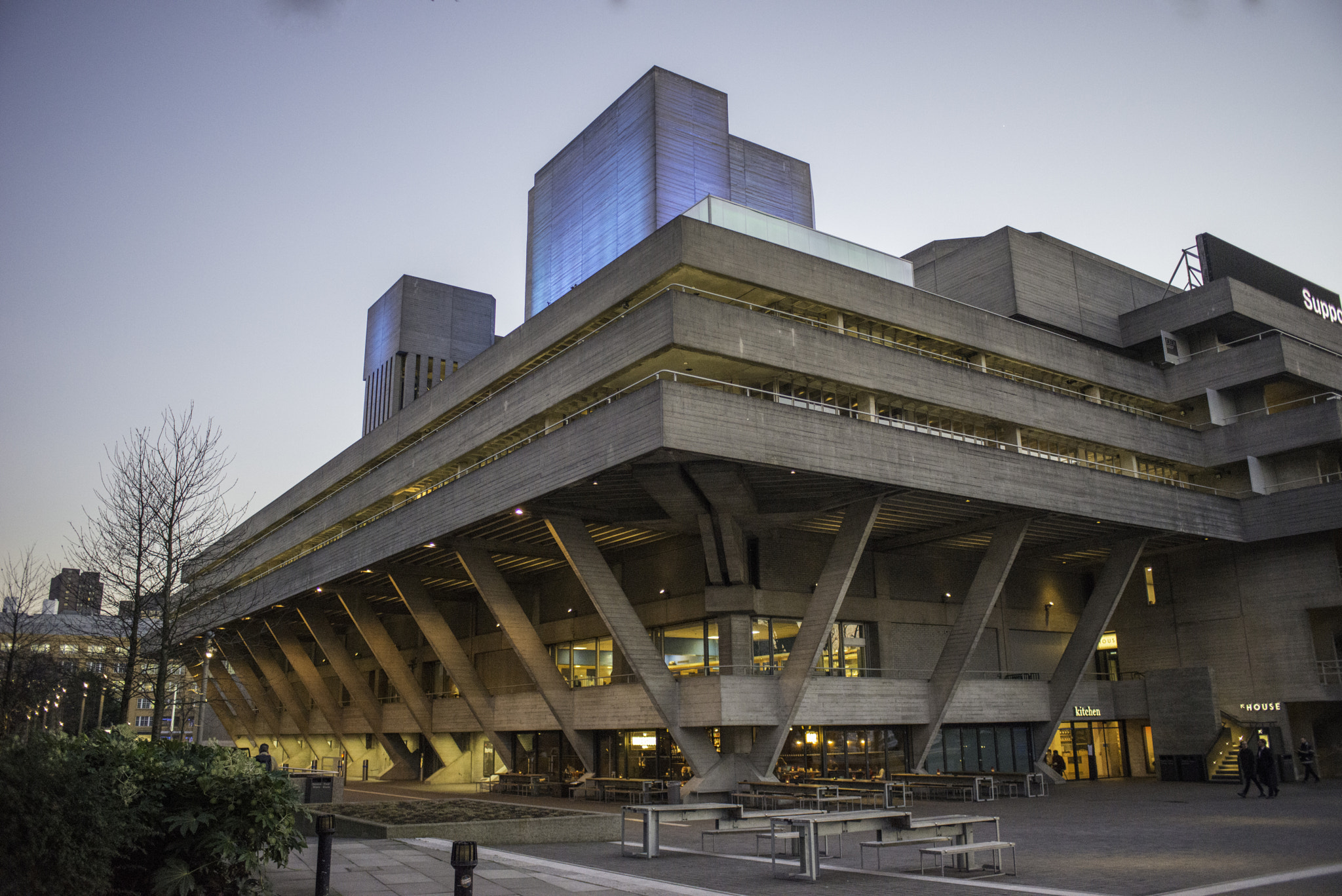 Nikon D800 + Nikon AF Nikkor 28mm F2.8D sample photo. The southbank photography