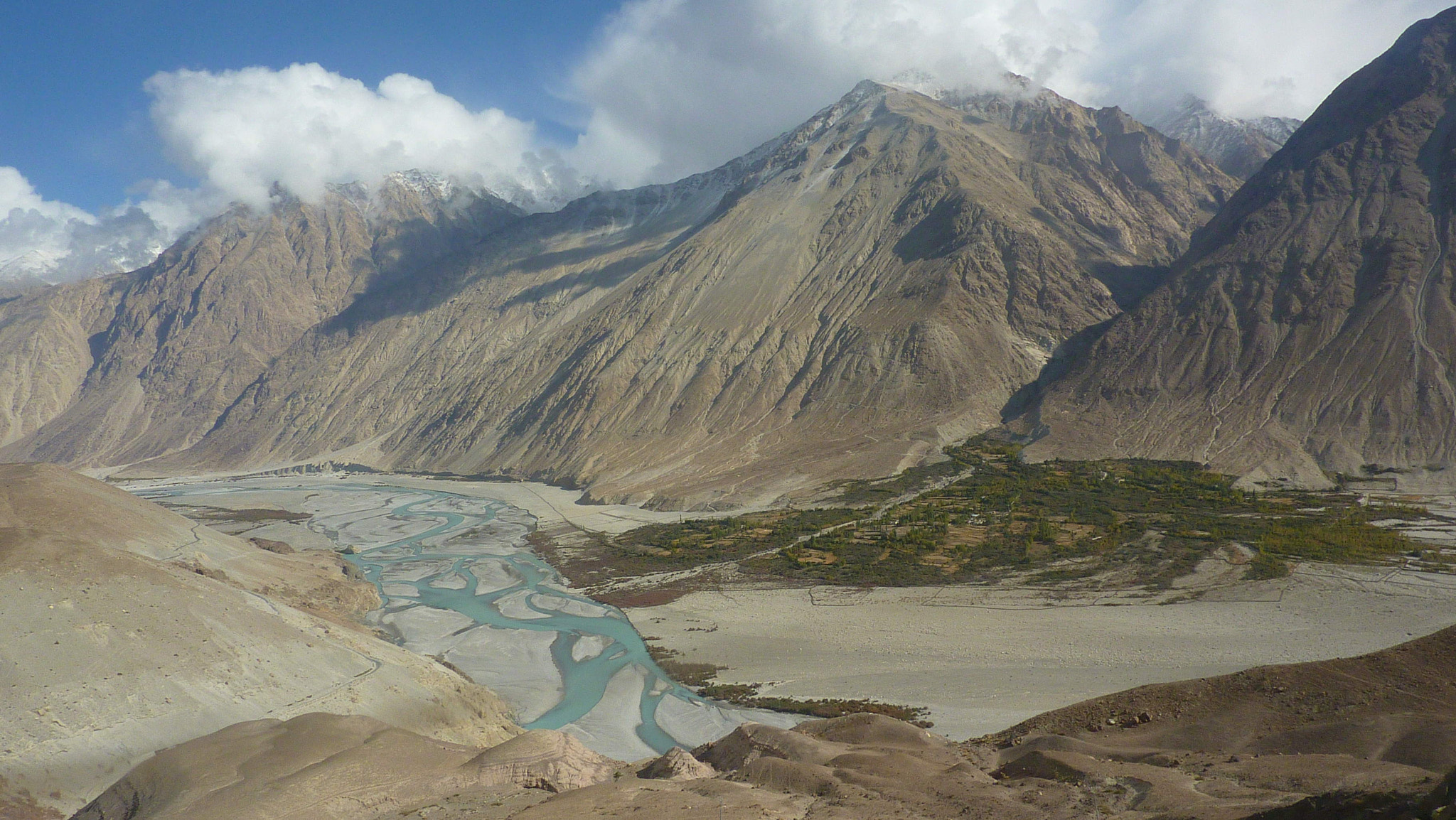 Panasonic Lumix DMC-ZS1 (Lumix DMC-TZ6) sample photo. The view from cycling down the highest motorable road in the world, the road to / from khardung... photography