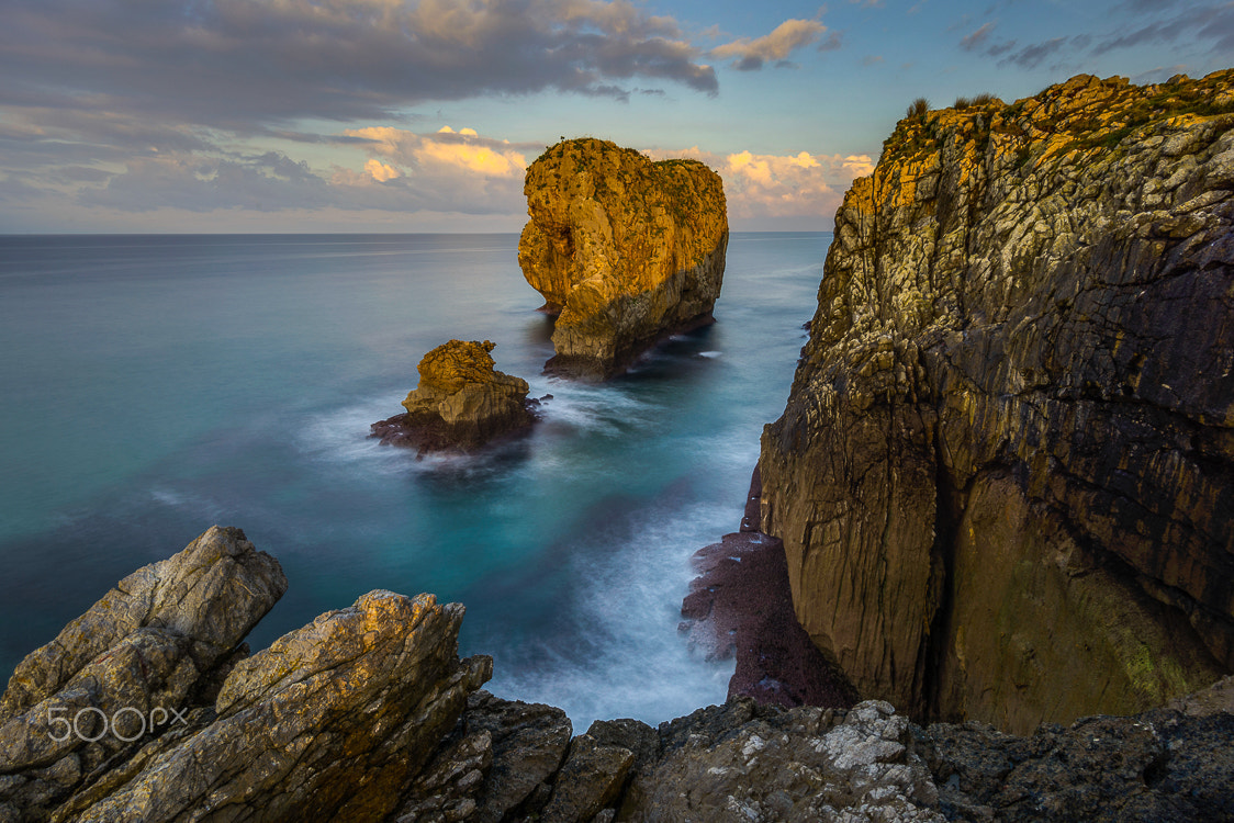 Nikon D610 + Tokina AT-X 17-35mm F4 Pro FX sample photo. El castro de las gaviotas. photography