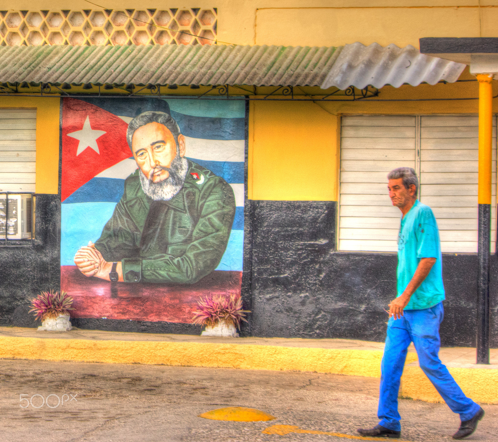 Pentax K-3 II sample photo. Cuban walker photography
