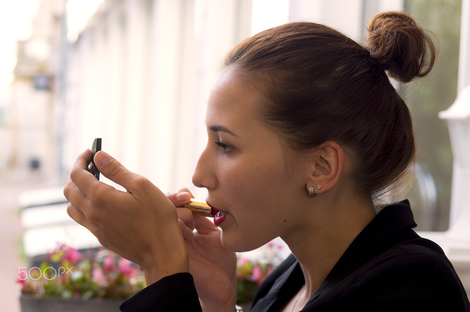 Sony SLT-A58 sample photo. Business lady colors lips sitting in cafe photography