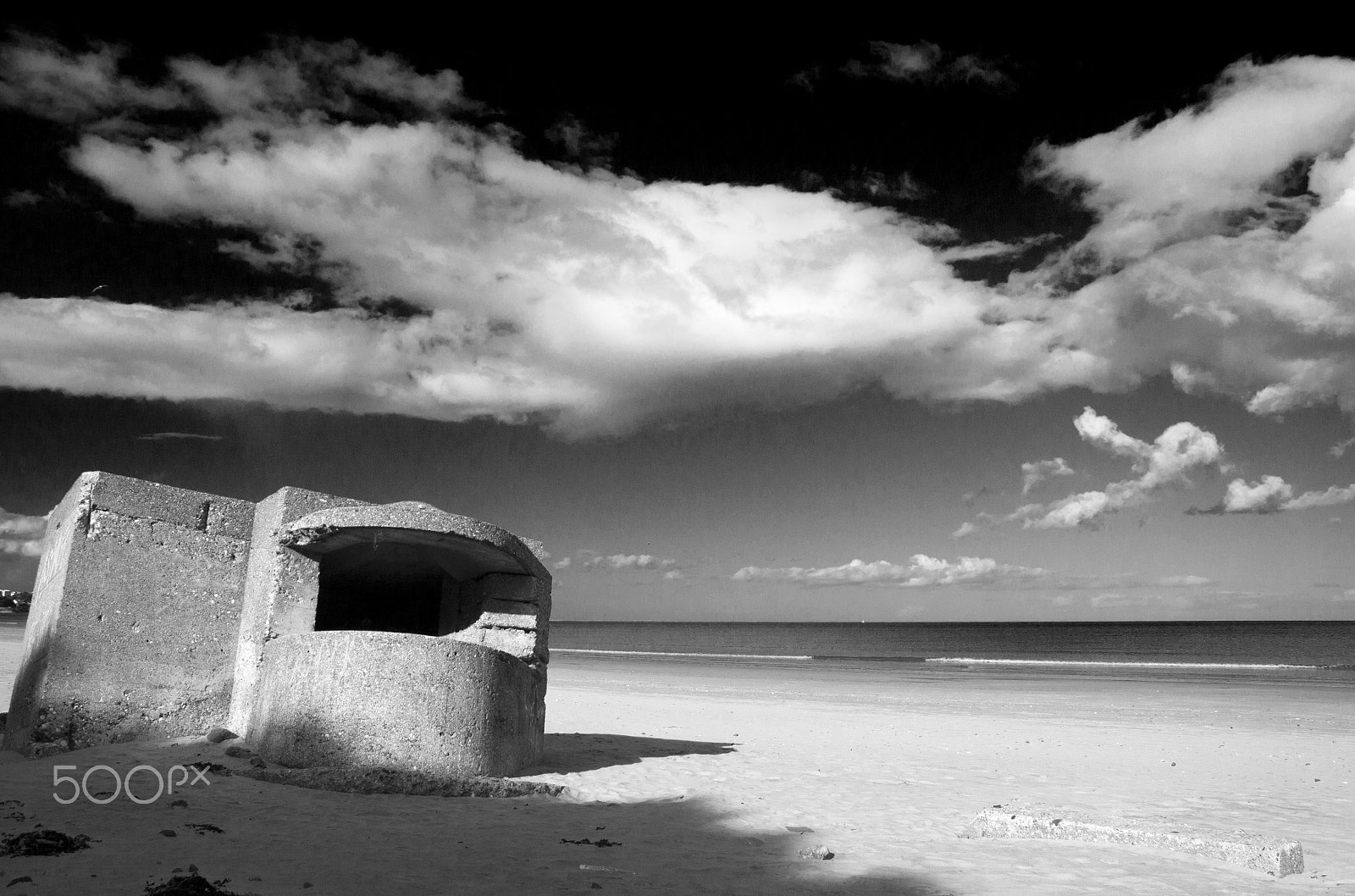 Tamron SP AF 17-50mm F2.8 XR Di II LD Aspherical (IF) sample photo. Pillbox on beach photography