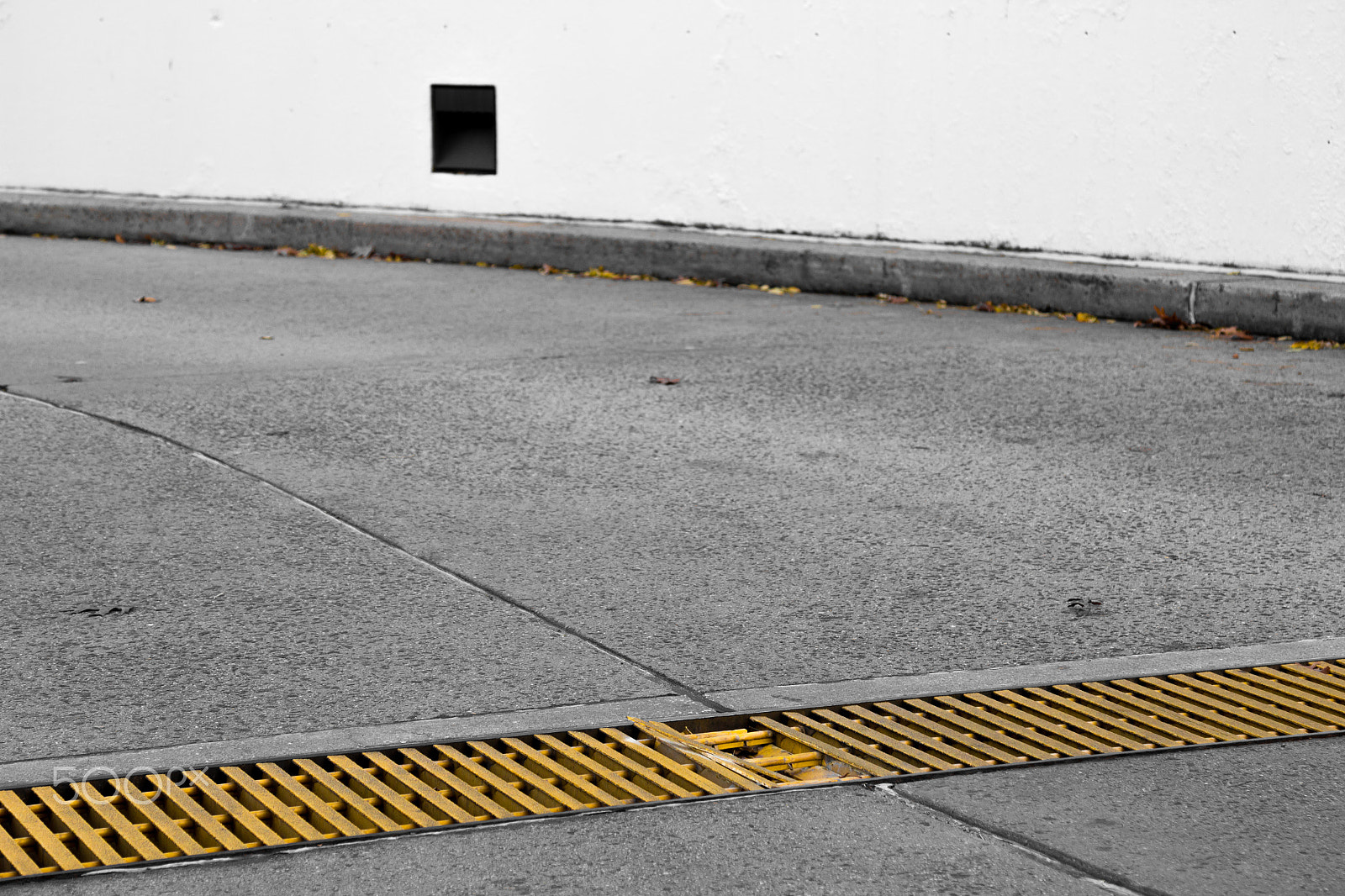 Canon EOS 100D (EOS Rebel SL1 / EOS Kiss X7) sample photo. Yellow lot 5 photography