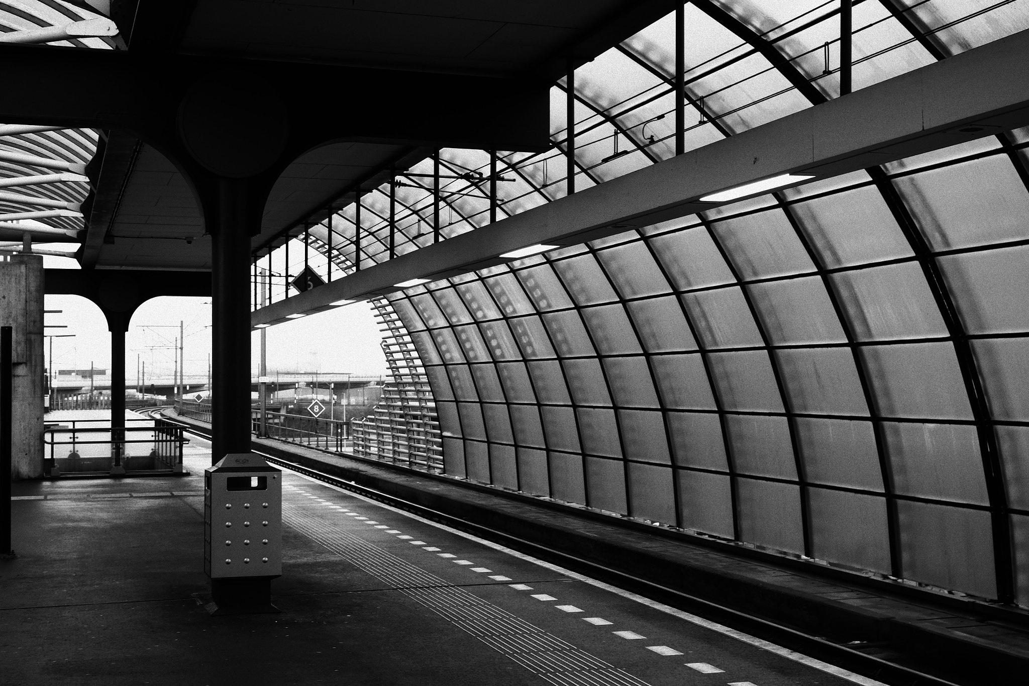 Olympus PEN-F + Olympus M.Zuiko Digital ED 12-40mm F2.8 Pro sample photo. Early morning train station photography
