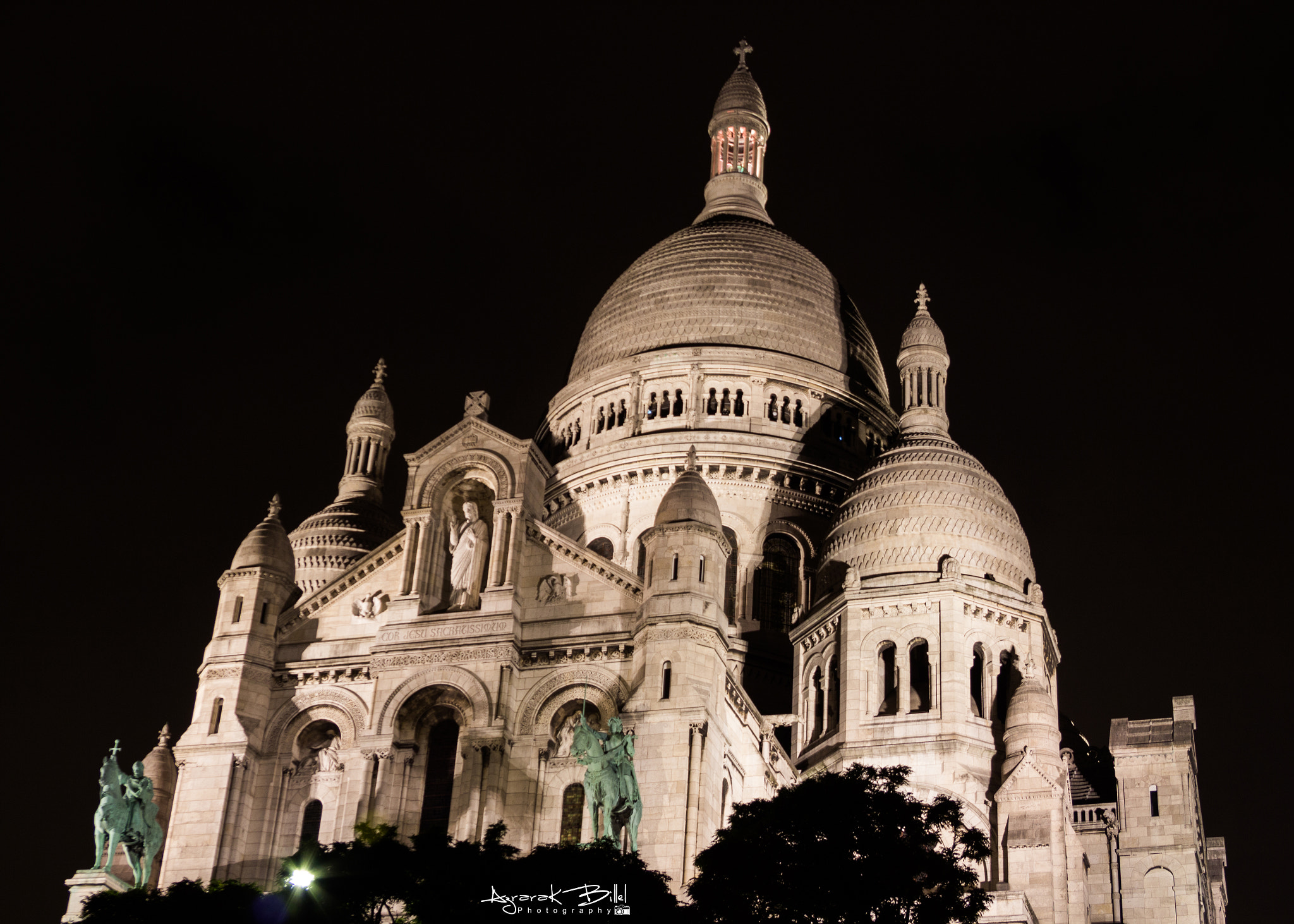 Canon EF 28-105mm f/3.5-4.5 USM sample photo. Cathedral sacré-coeur photography