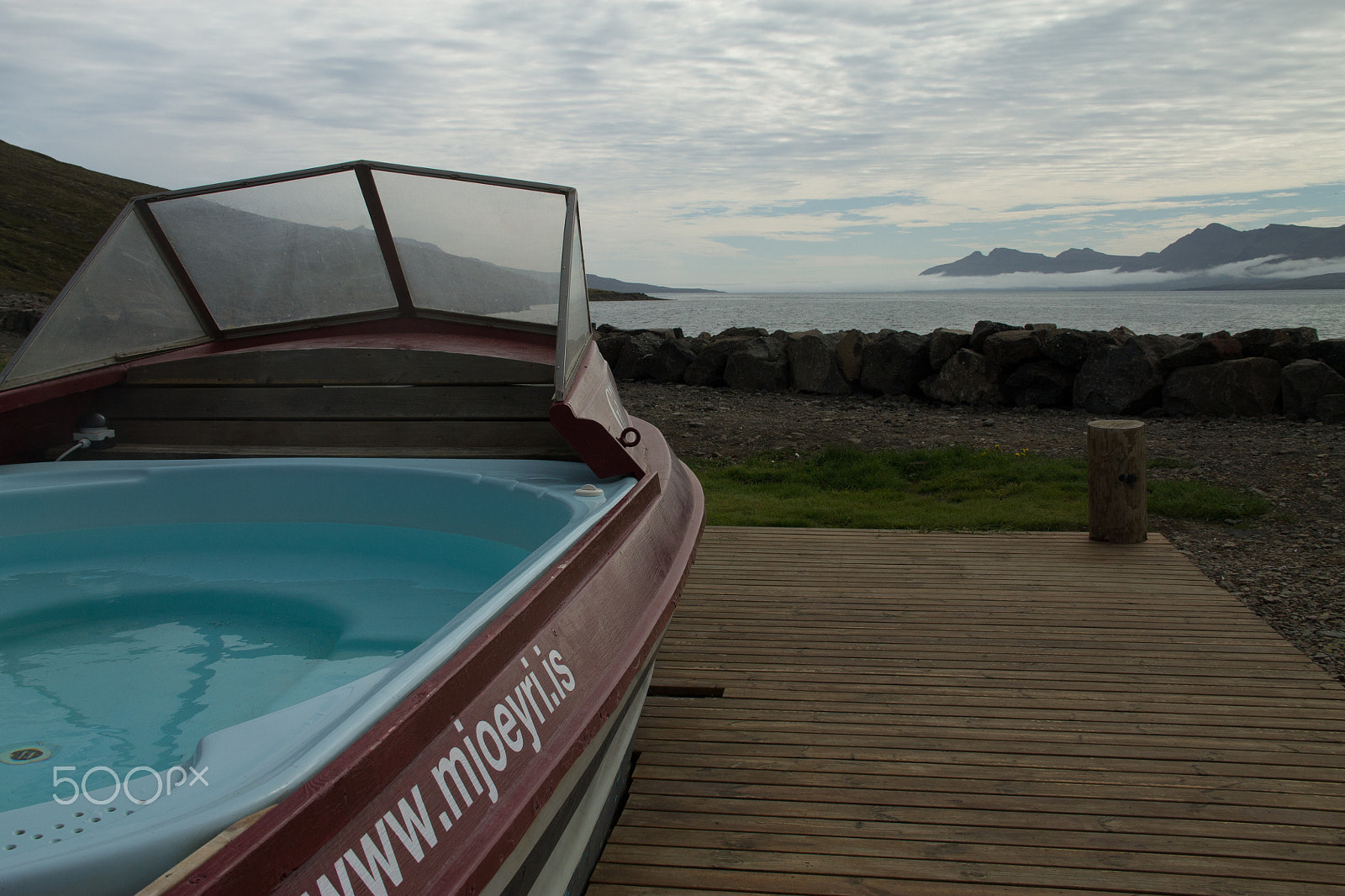 Canon EF-S 18-135mm F3.5-5.6 IS sample photo. Swimboat photography