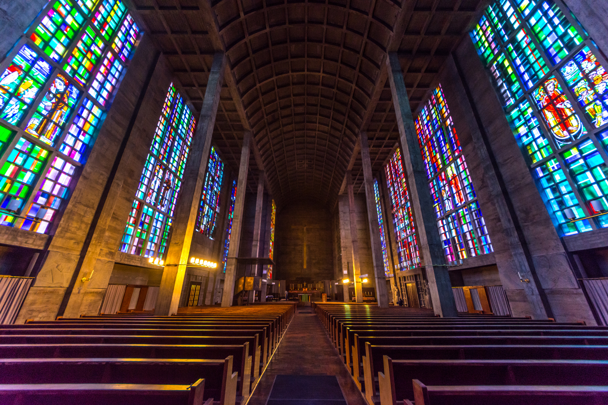 Sigma 8-16mm F4.5-5.6 DC HSM sample photo. Colorful glasses photography