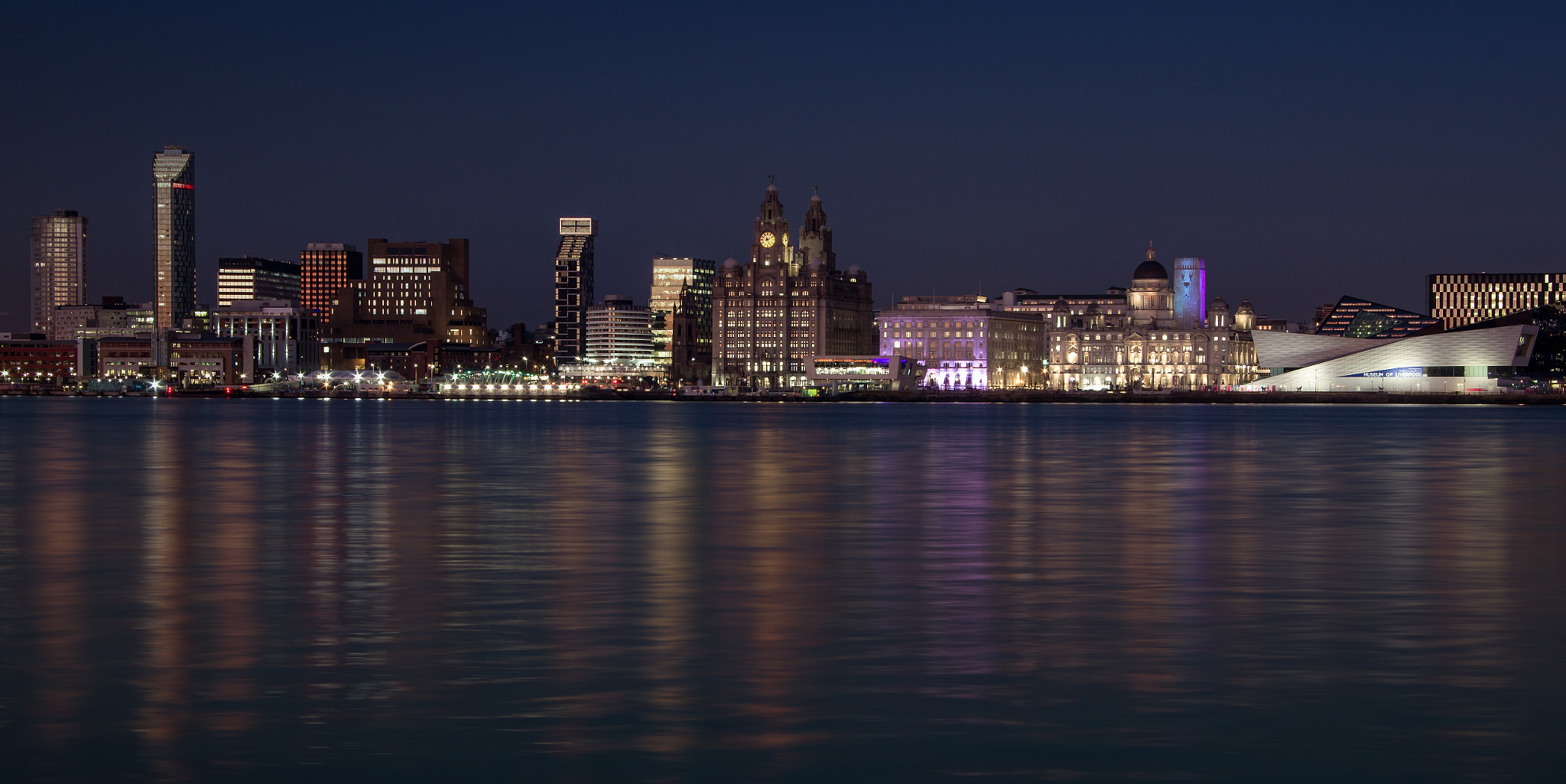 Canon EF-S 17-85mm F4-5.6 IS USM sample photo. Liverpool waterfront night photography