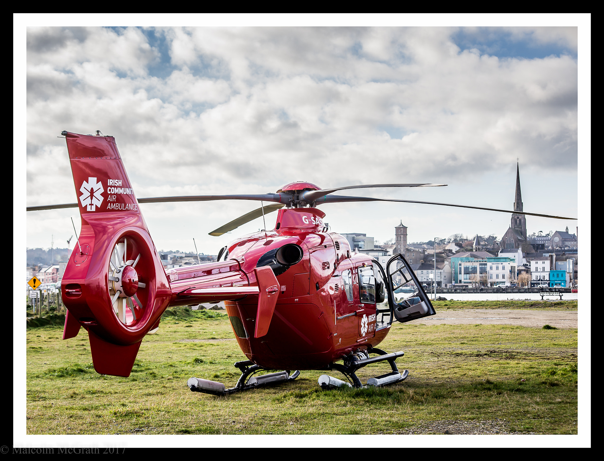 Sigma 70-300mm F4-5.6 APO DG Macro sample photo. Irish community air ambulance photography