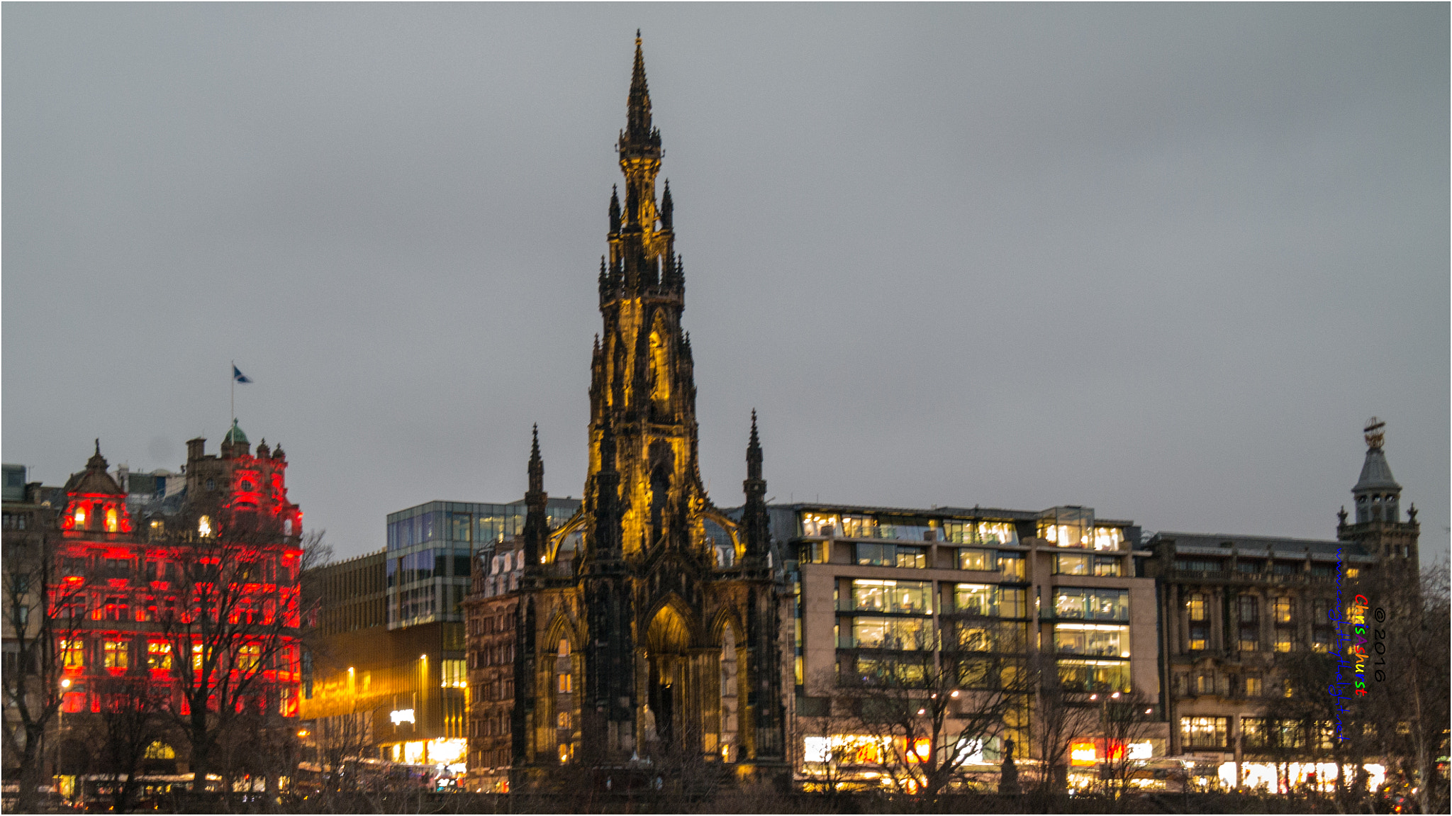 Samsung NX300 + Samsung NX 18-55mm F3.5-5.6 OIS sample photo. Exploring auld reekie photography