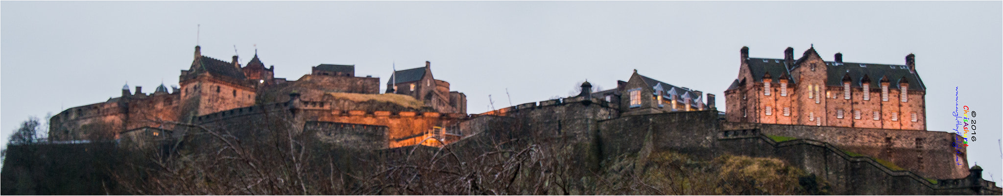 Samsung NX300 + Samsung NX 18-55mm F3.5-5.6 OIS sample photo. Exploring auld reekie photography