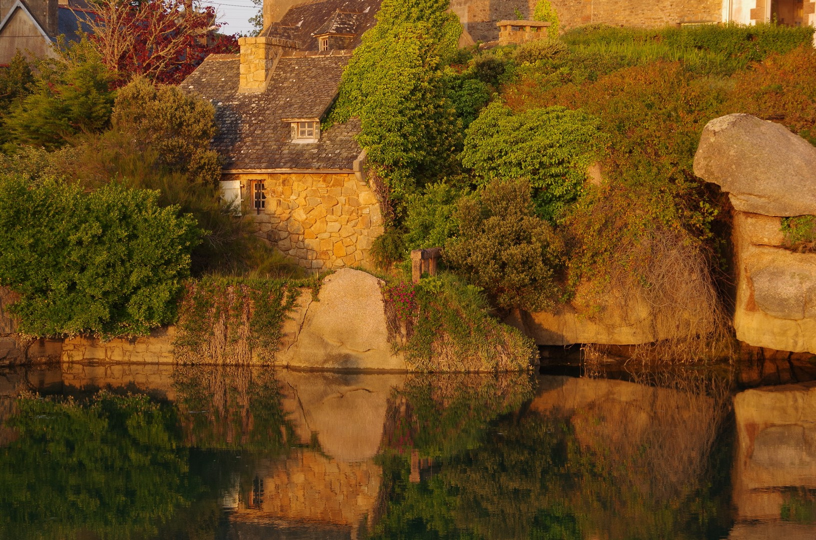 Pentax K-50 sample photo. Ploumanach photography
