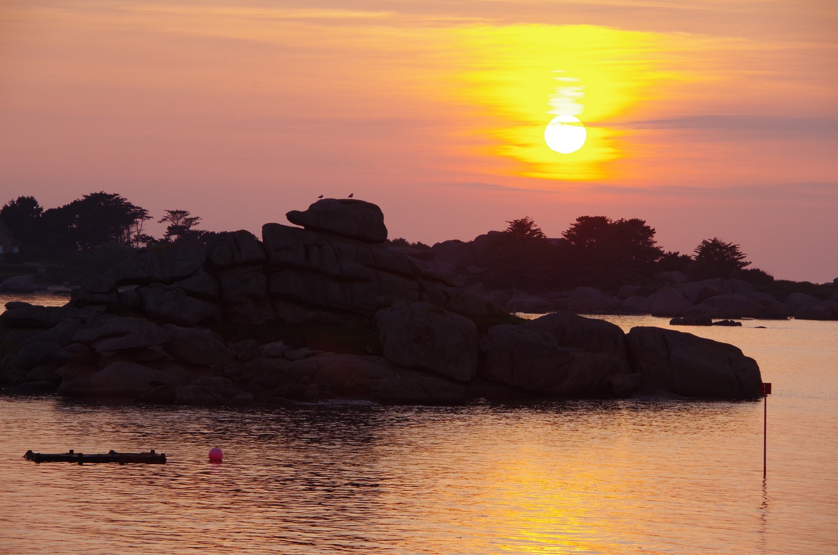 Pentax K-50 sample photo. Ploumanach photography