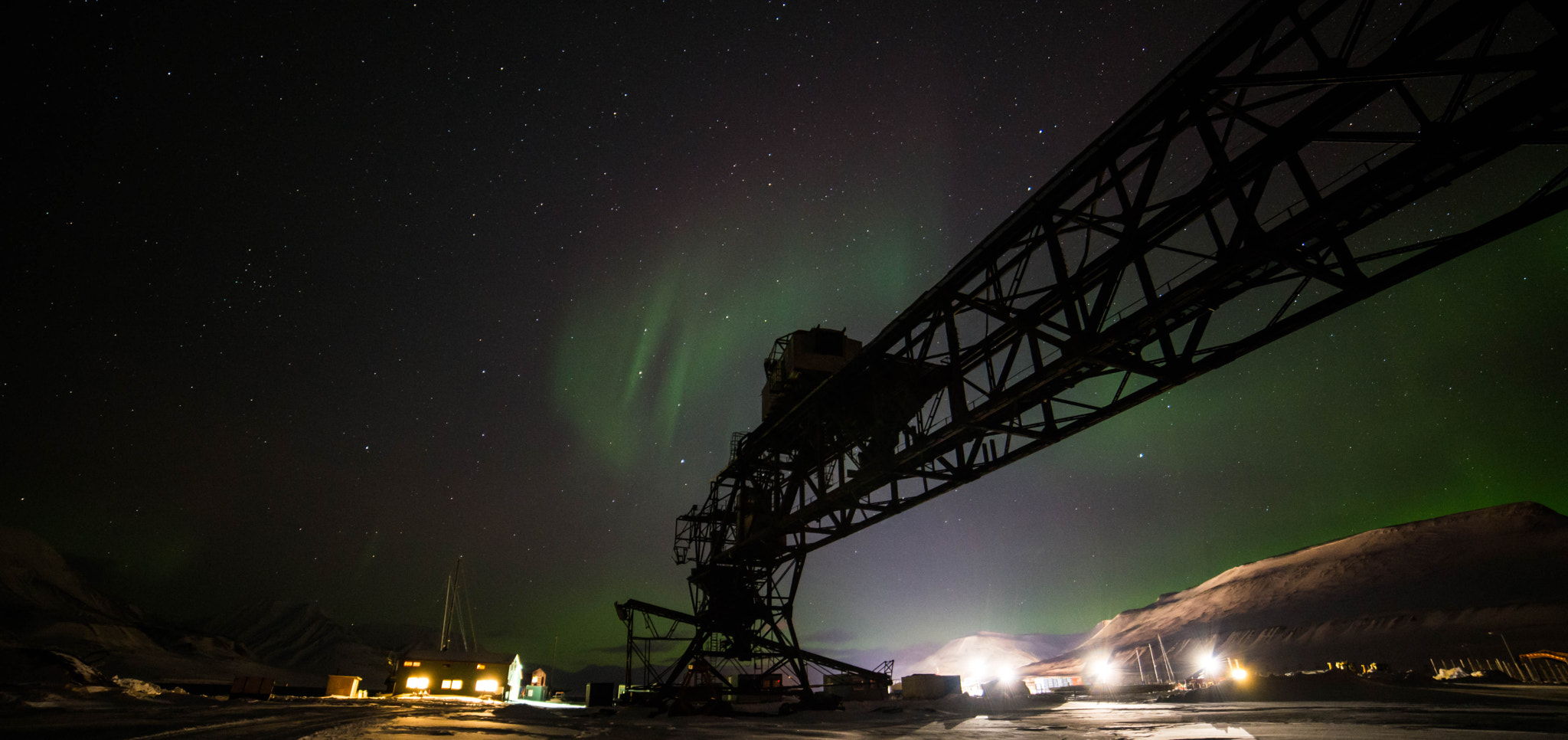 Samyang 14mm F2.8 ED AS IF UMC sample photo. Northern light at the harbour photography