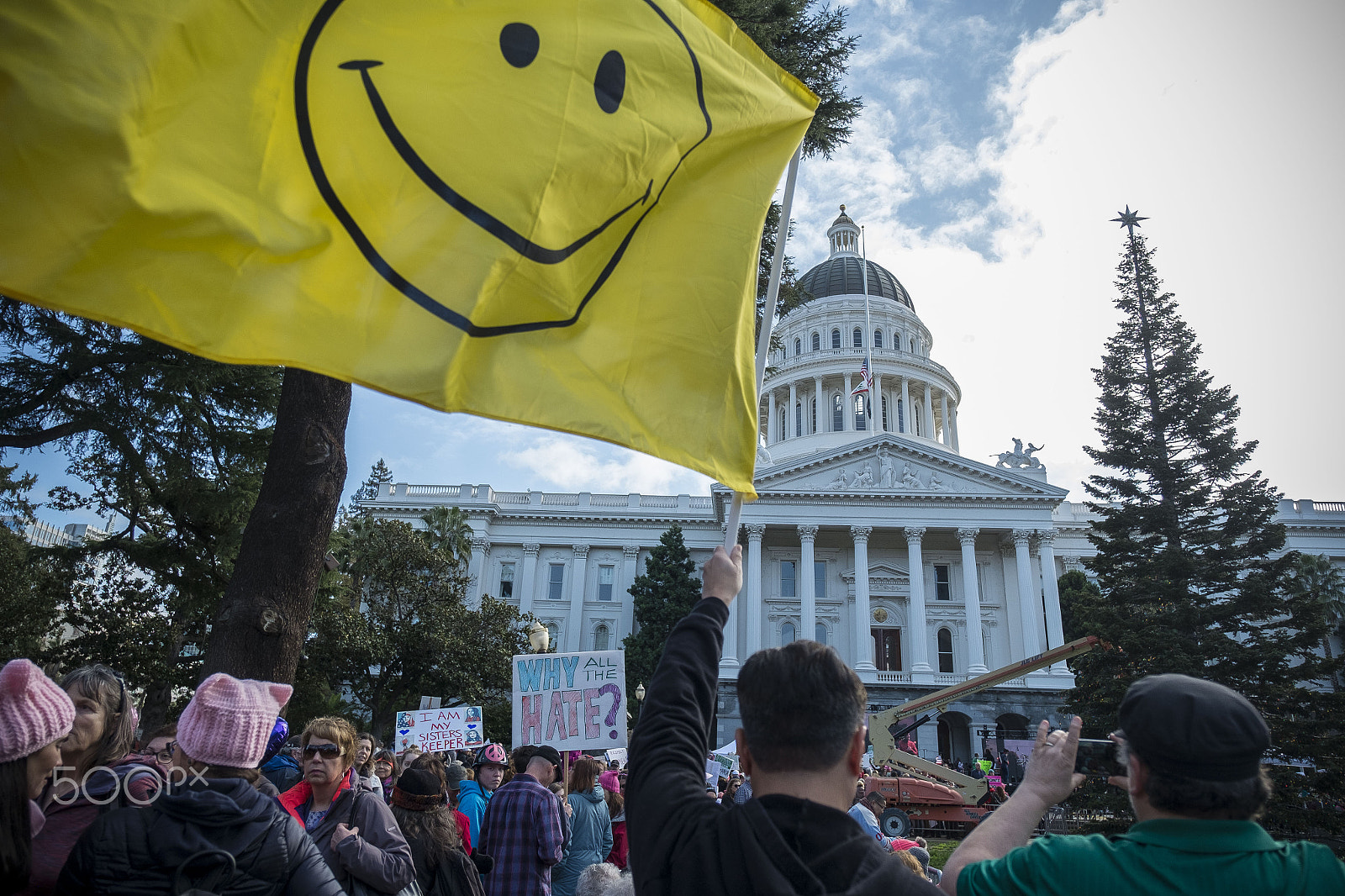 Fujifilm X-Pro1 + Fujifilm XF 16-55mm F2.8 R LM WR sample photo. Sacramento womens march photography