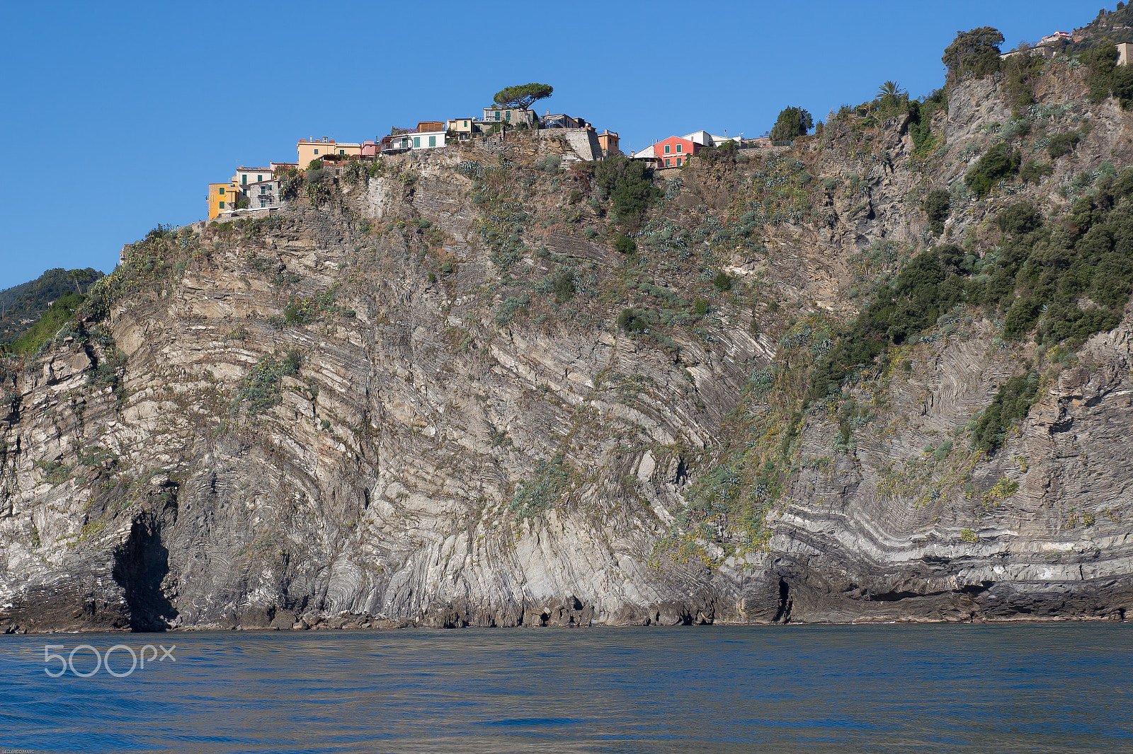 Canon EOS 650D (EOS Rebel T4i / EOS Kiss X6i) + Sigma 24-70mm F2.8 EX DG Macro sample photo. Corniglia photography