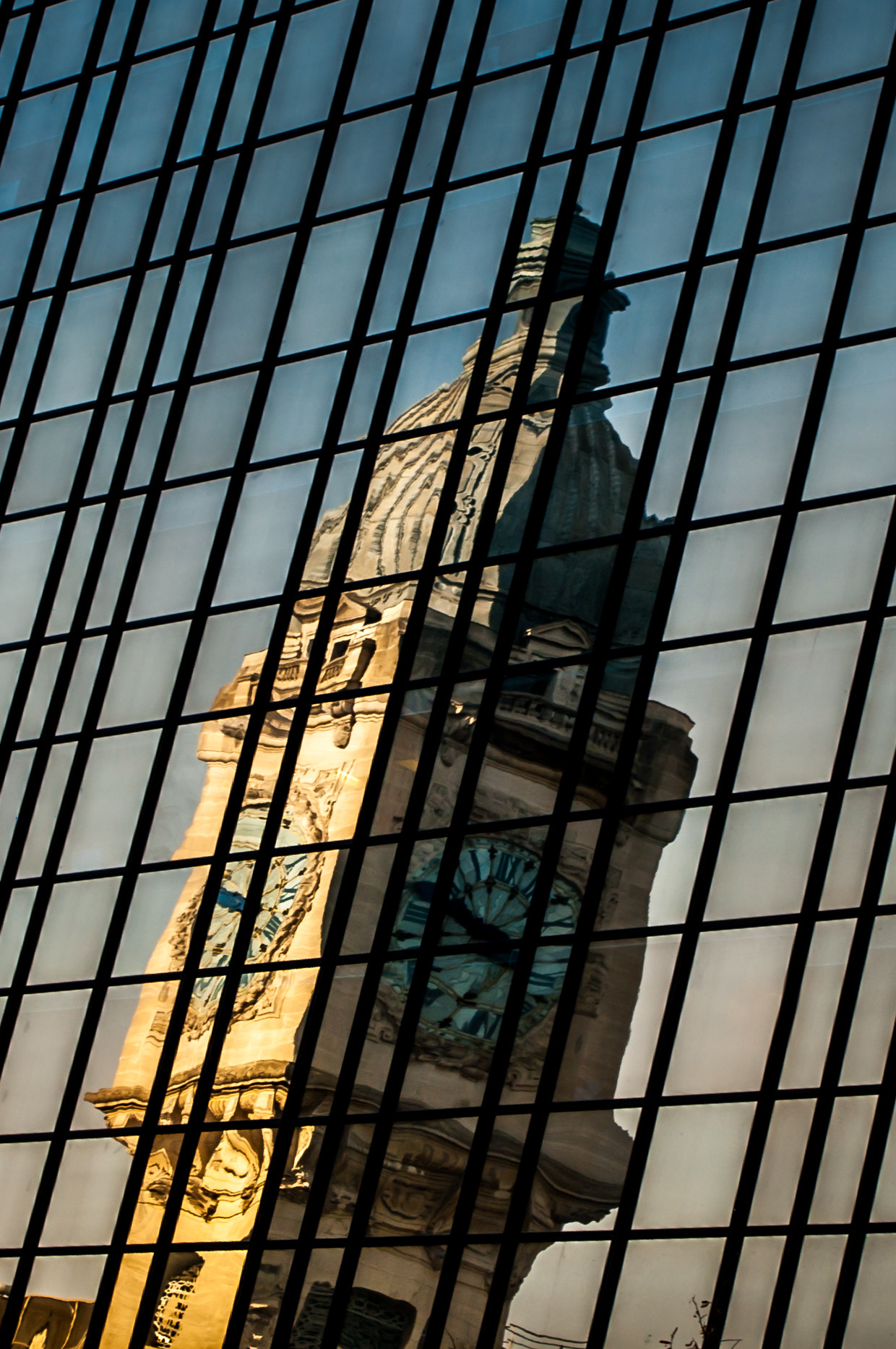 Pentax K20D sample photo. Reflets de l'horloge de la gare de lyon photography