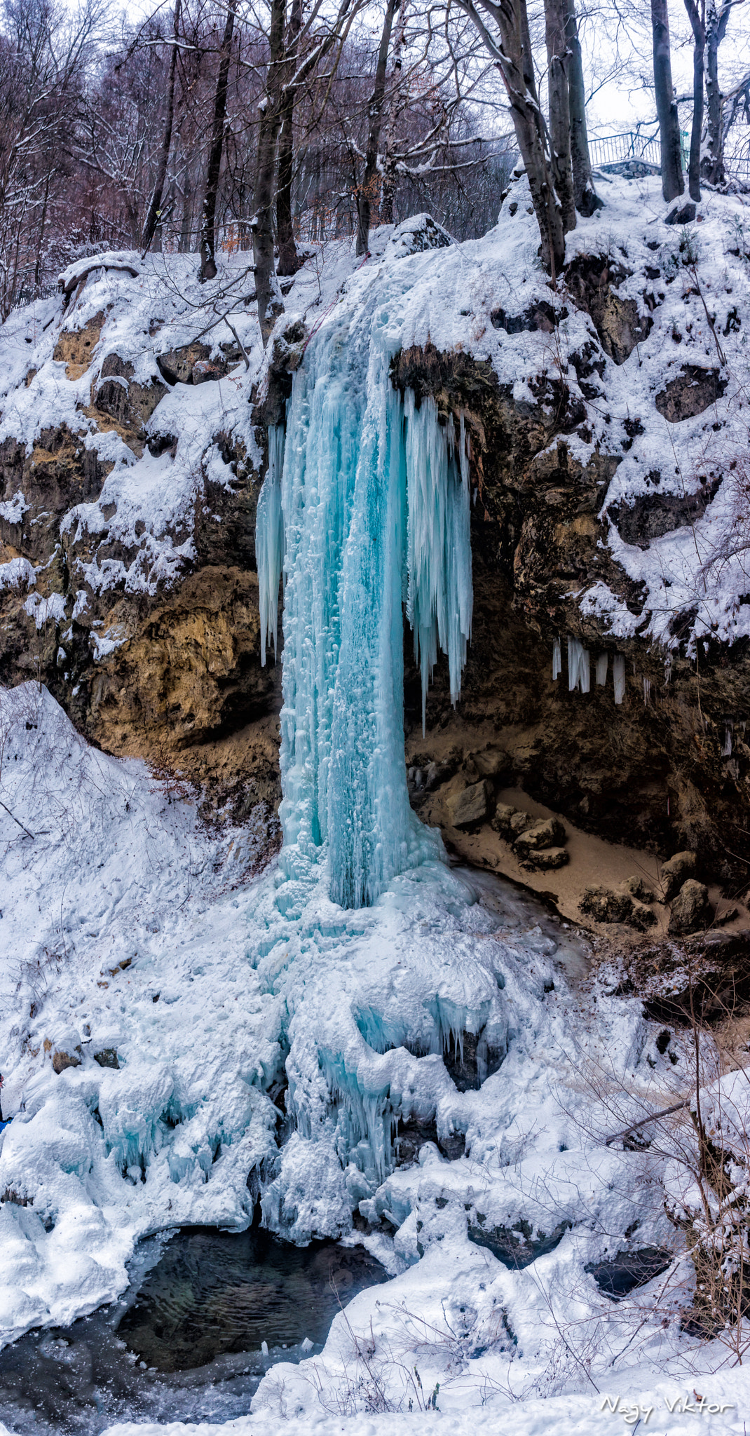 Sony SLT-A68 sample photo. 20m of ice photography