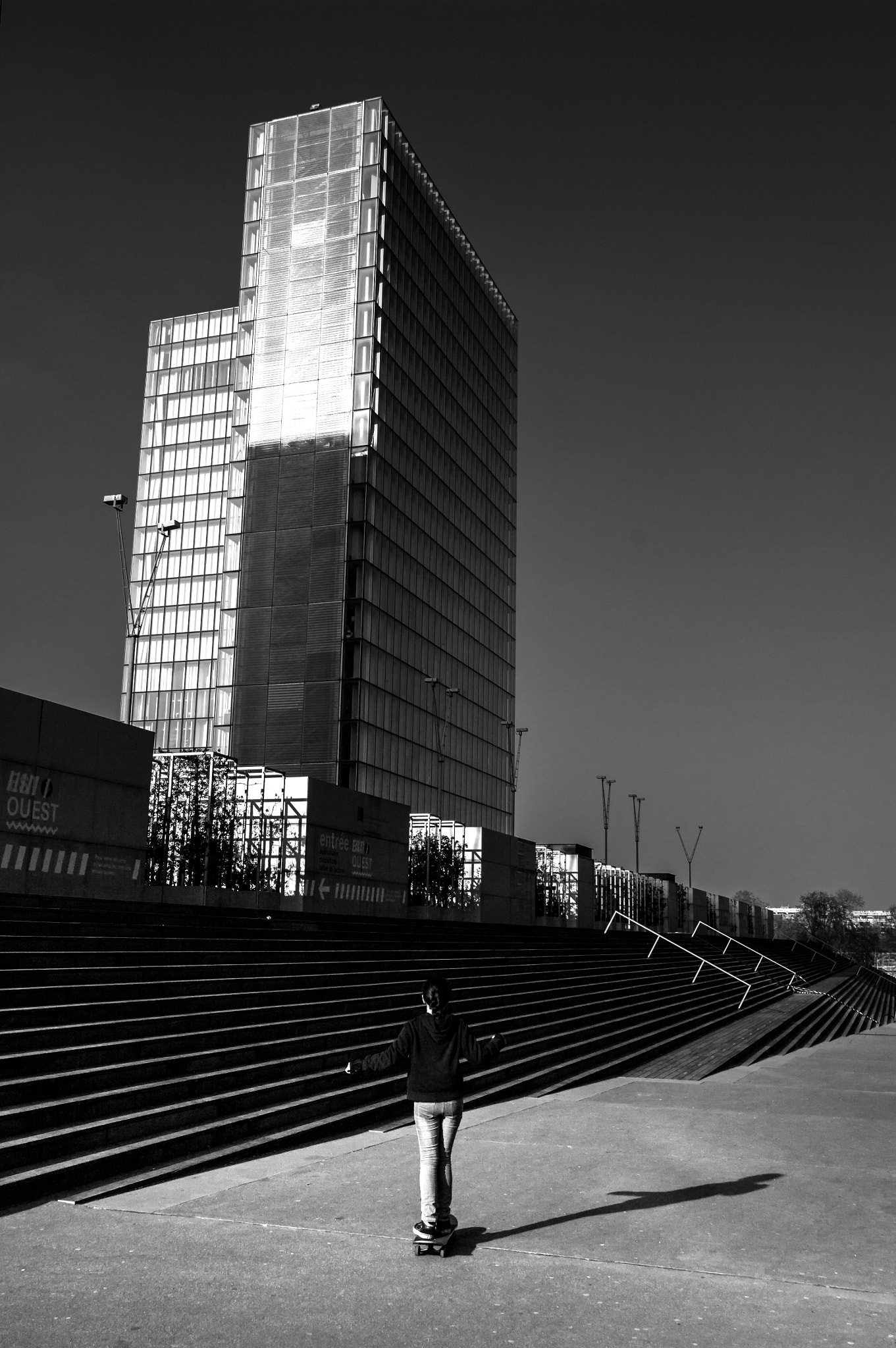 Pentax K20D sample photo. A l'assaut du monde urbain photography