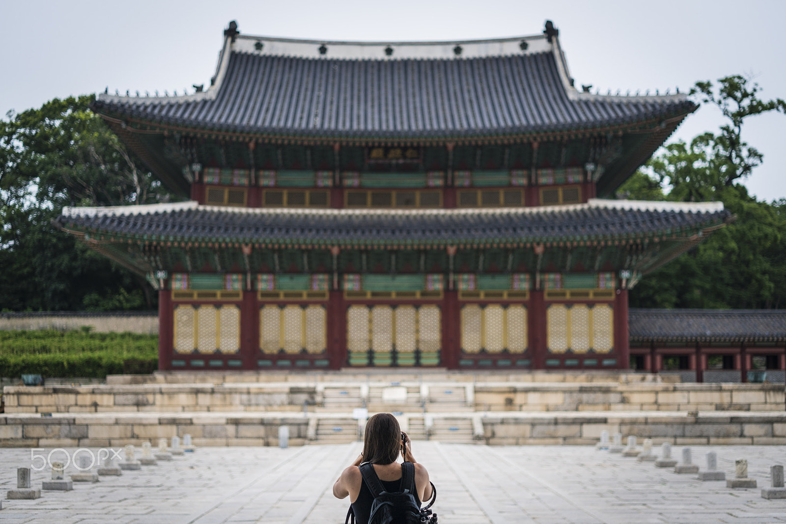 E 50mm F2 sample photo. Travelers. photography