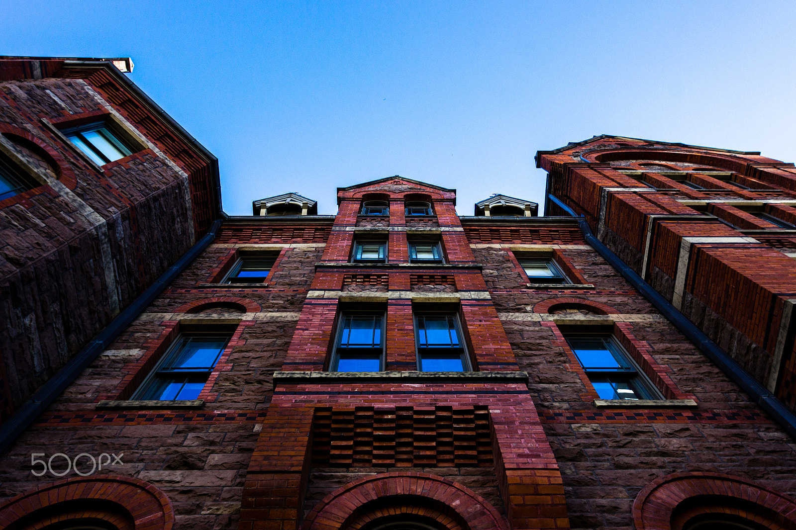 Canon EF 16-35mm F2.8L II USM sample photo. Toronto photography