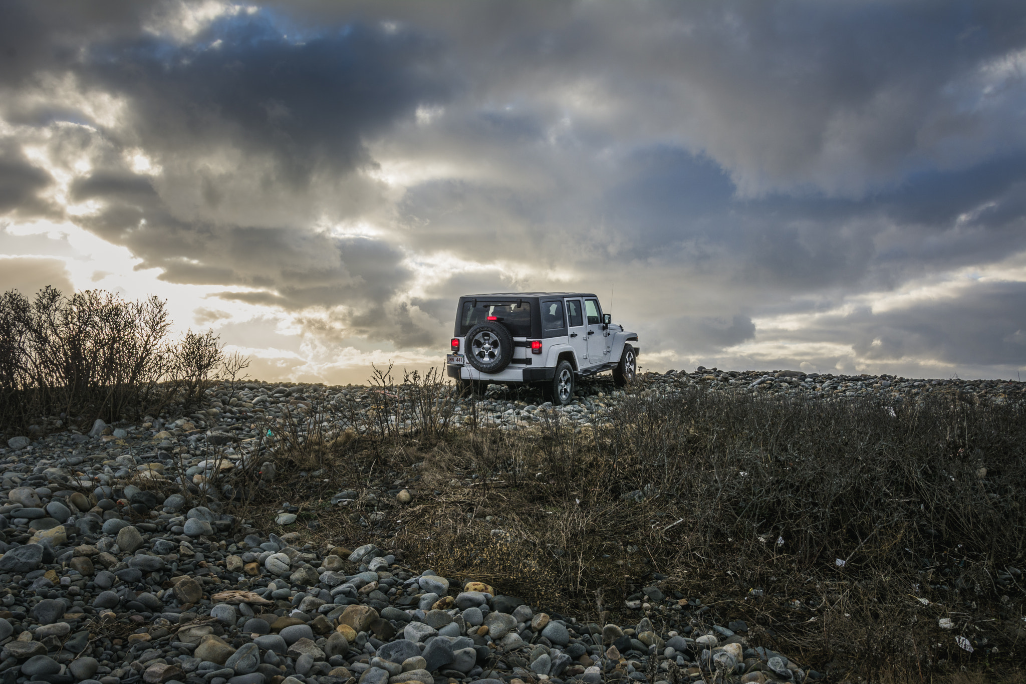 Nikon D7100 + Nikon AF-S Nikkor 24-85mm F3.5-4.5G ED VR sample photo. A jeep doing jeep things photography