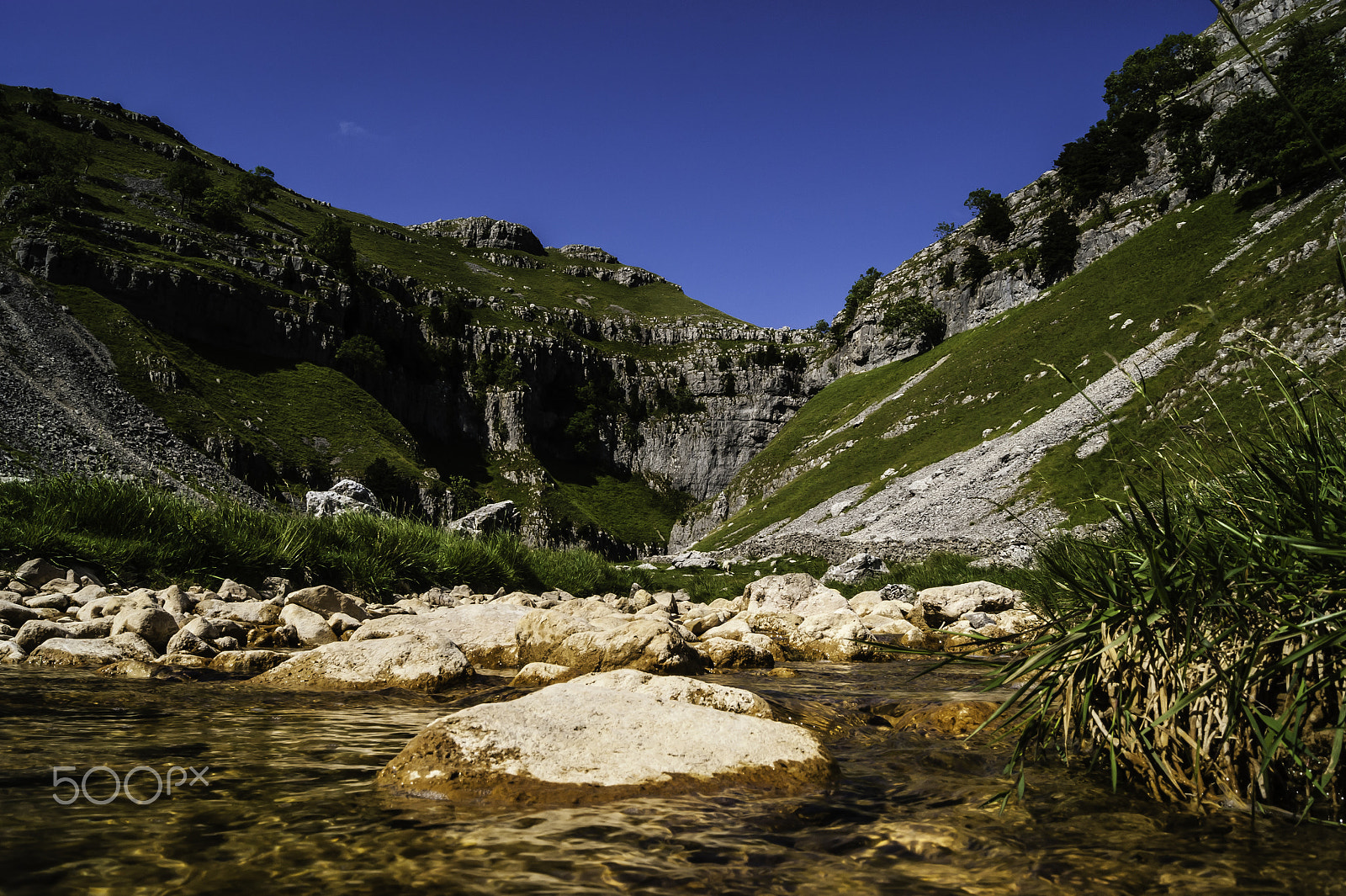 Sony Alpha DSLR-A380 sample photo. Goredale scar photography