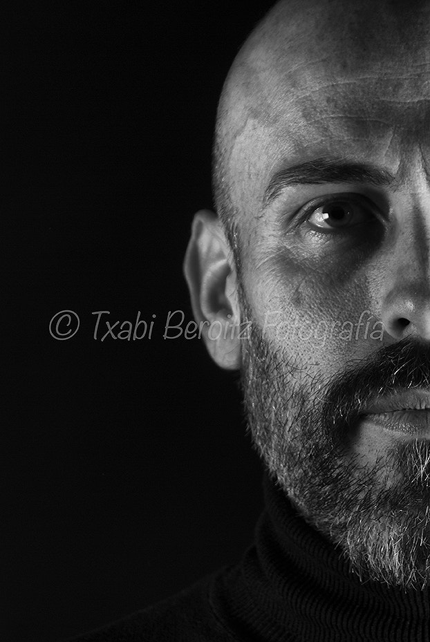 Nikon D80 sample photo. Performer photography