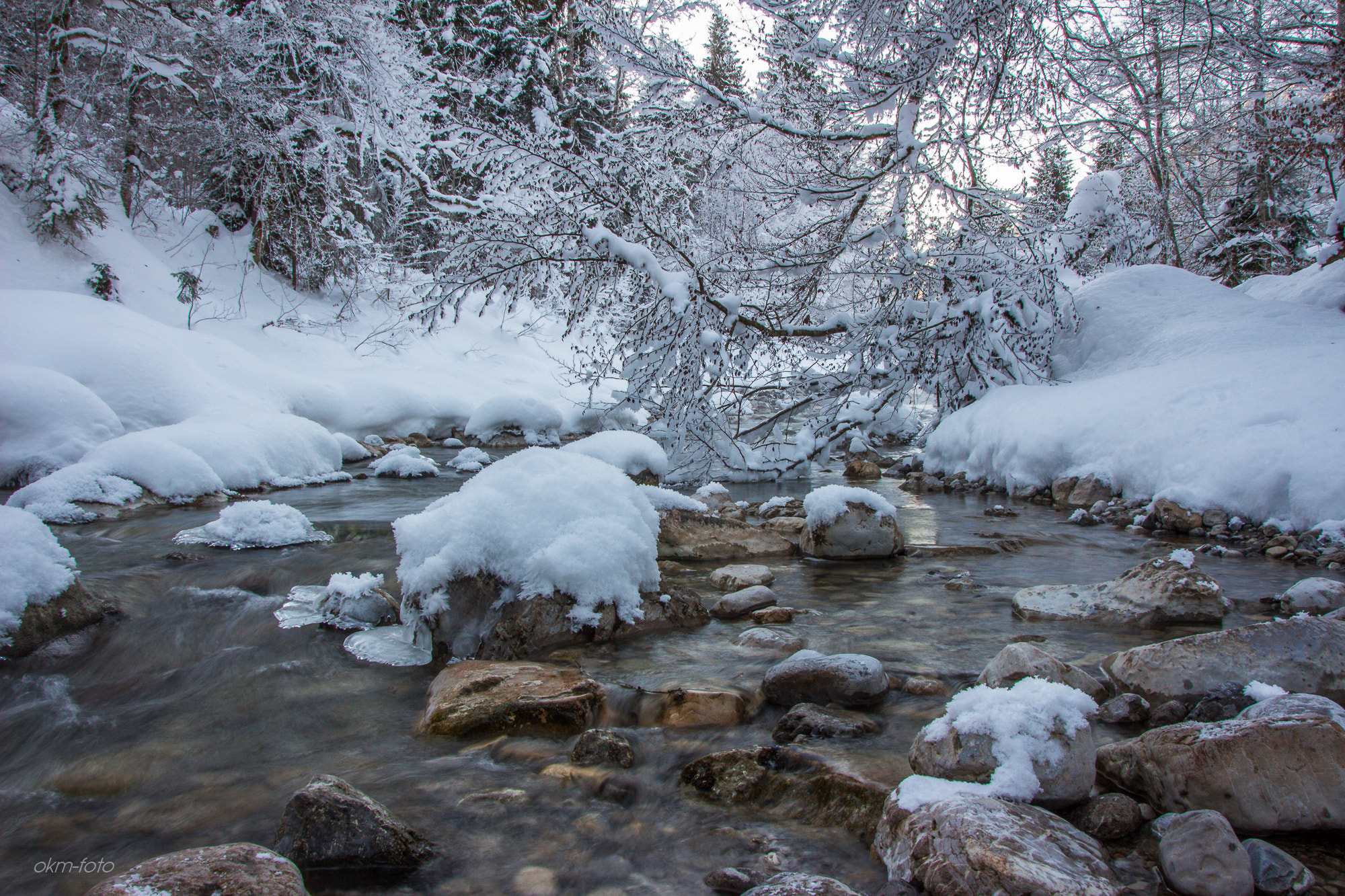 Sigma 18-250mm F3.5-6.3 DC OS HSM sample photo. Fluss in winter photography