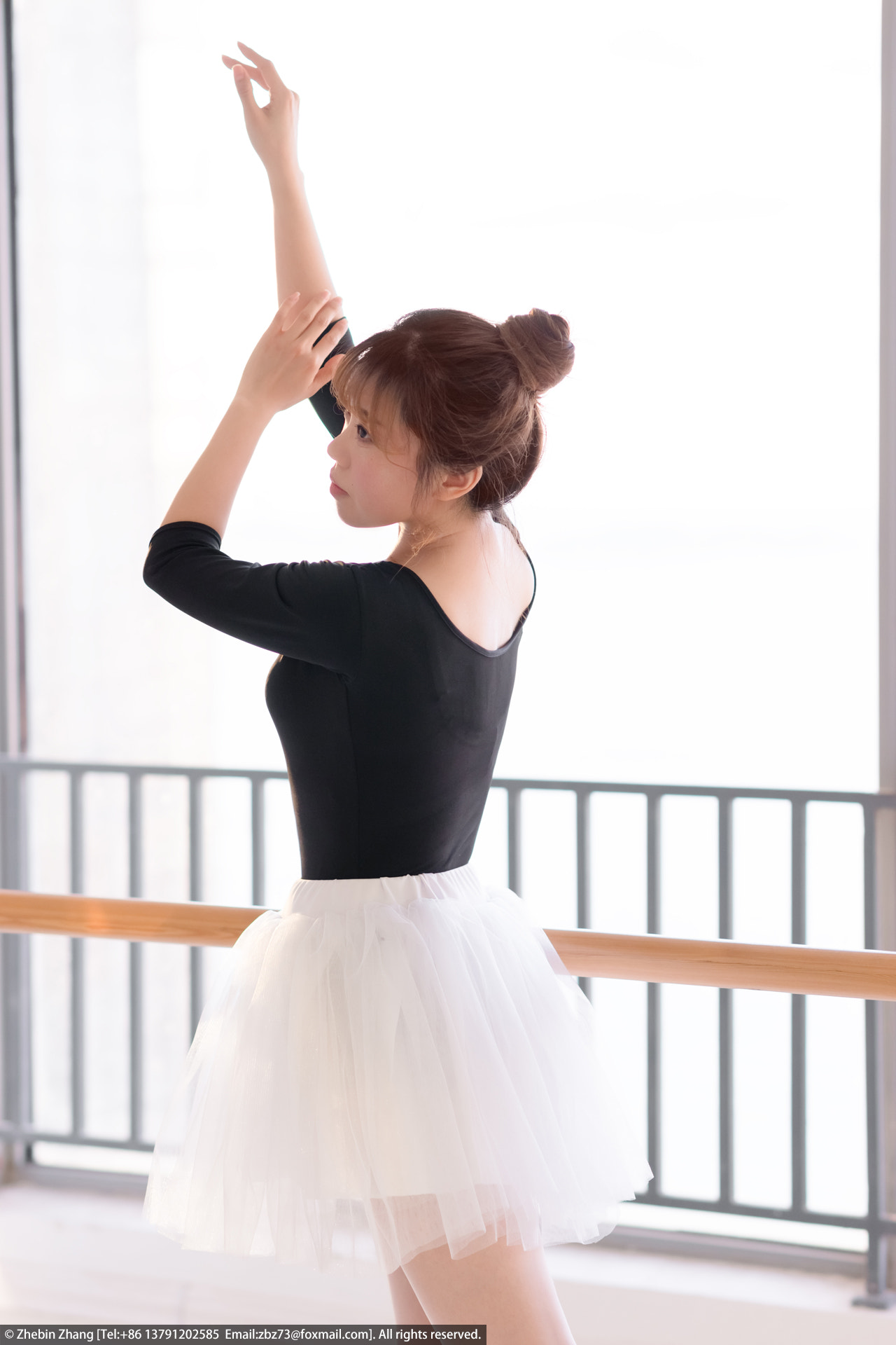 Sony Planar T* 85mm F1.4 ZA sample photo. Smokey photography