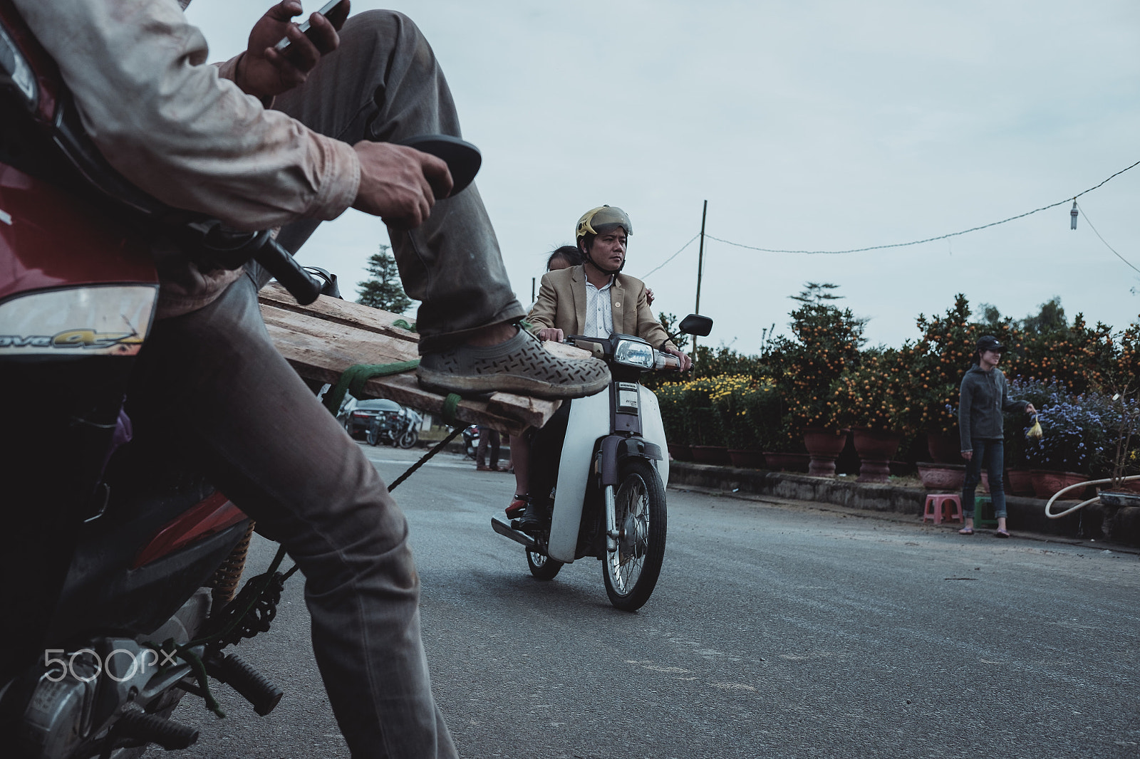 Fujifilm X-E2 + Fujifilm XF 35mm F2 R WR sample photo. Slump photography