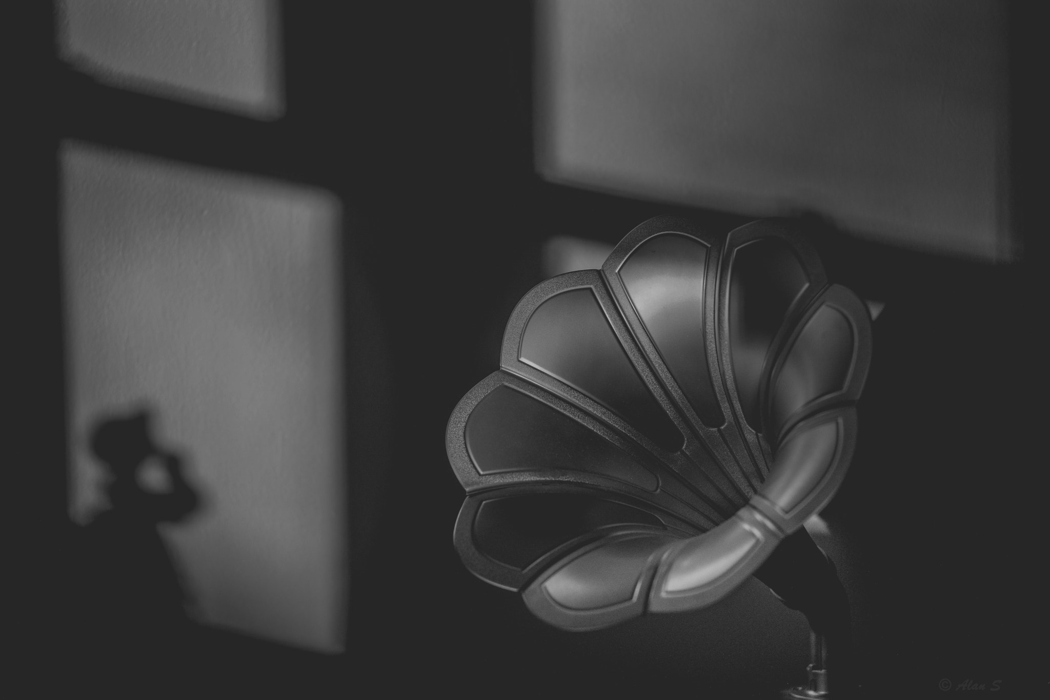 Leica APO-Summicron-M 75mm F2 ASPH sample photo. Shadow photography
