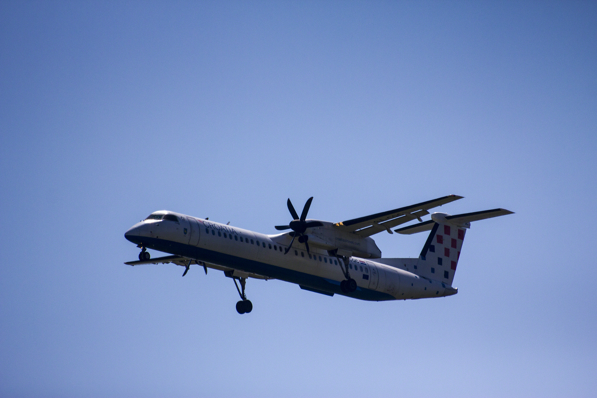 Sigma 70-300mm F4-5.6 APO DG Macro sample photo. In the air #2 photography