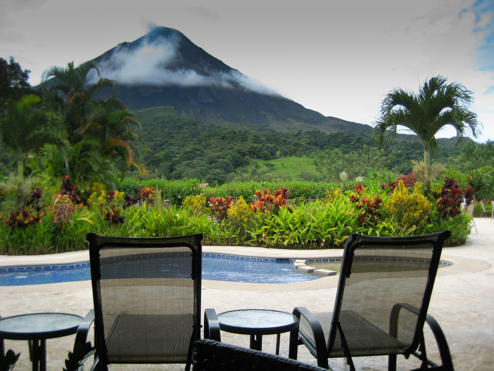 Canon POWERSHOT SD750 sample photo. A view of arenal photography