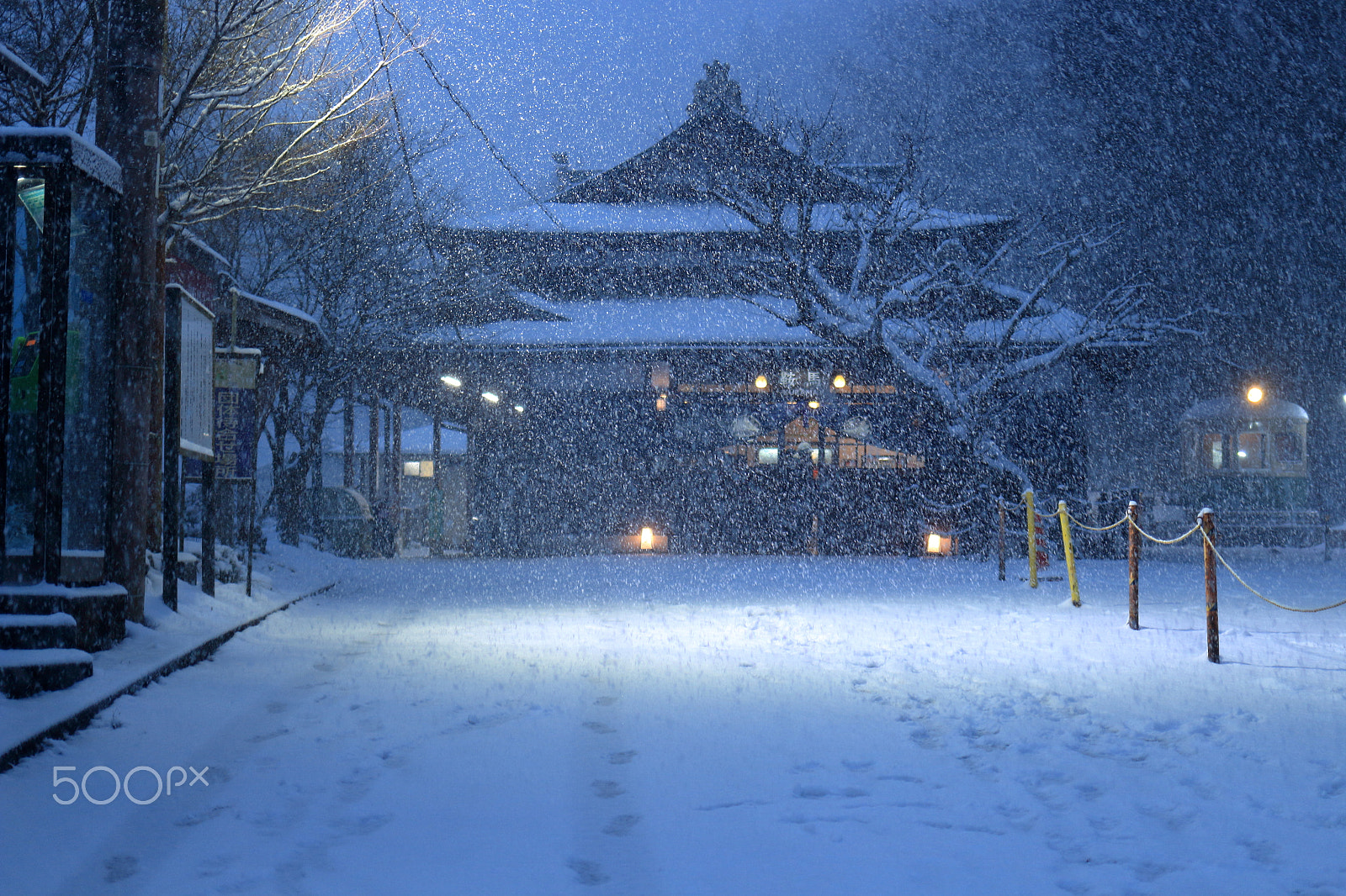 Canon EF 35mm F2 IS USM sample photo. Blizzard evening photography