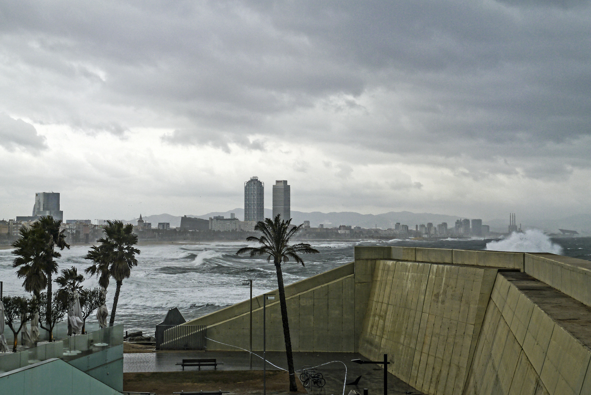Panasonic Lumix DMC-G3 sample photo. Barcelona storm in the east coast photography