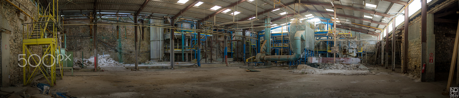 Panasonic Lumix DMC-GX7 + LUMIX G 20/F1.7 II sample photo. Wide hangar photography