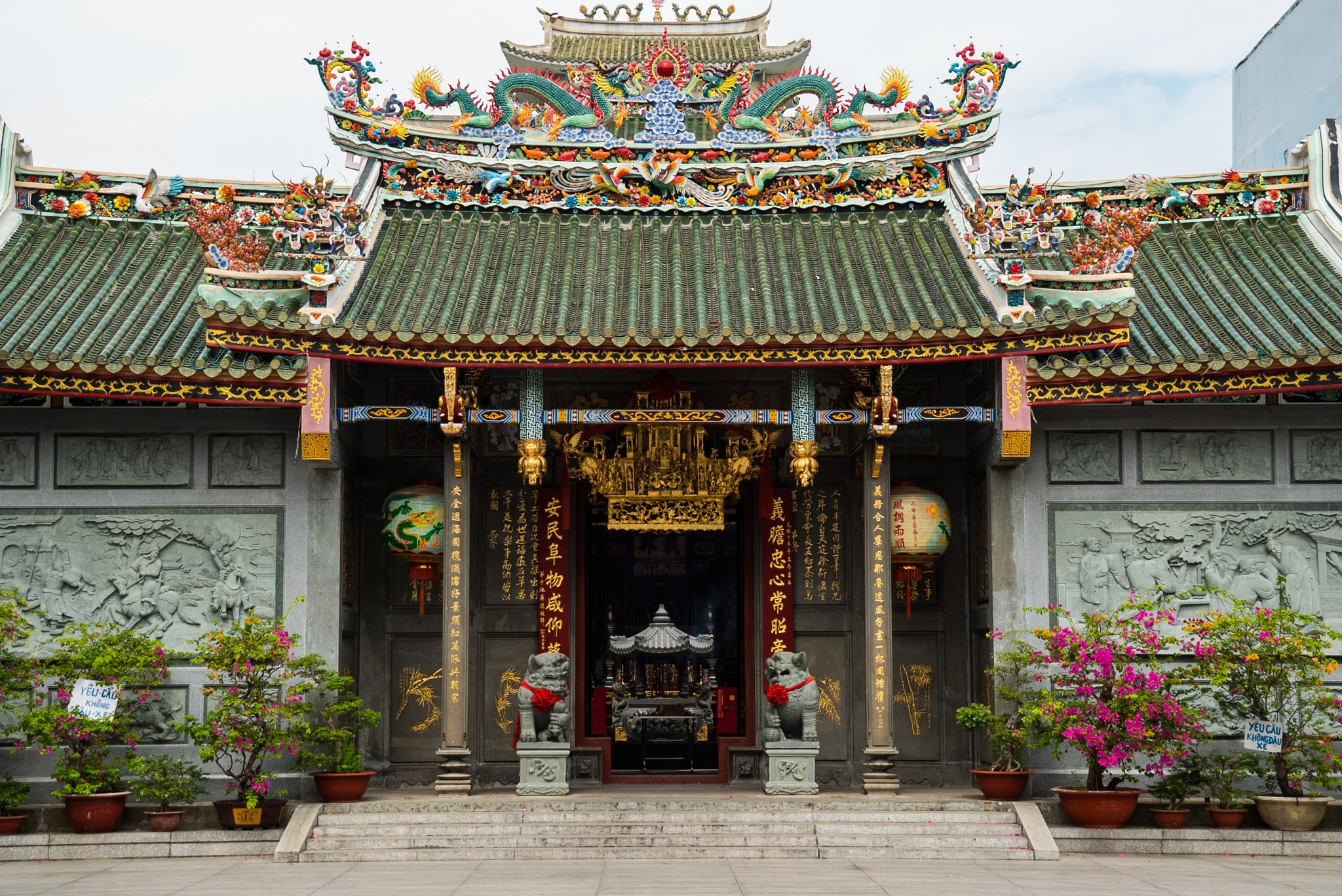 Sony E 18-200mm F3.5-6.3 OSS sample photo. Thien hau temple photography
