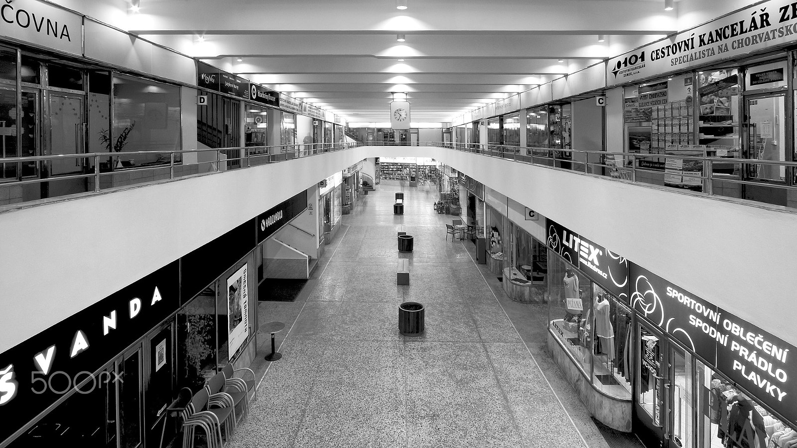 Canon EF-S 10-22mm F3.5-4.5 USM sample photo. Passage alfa in brno photography