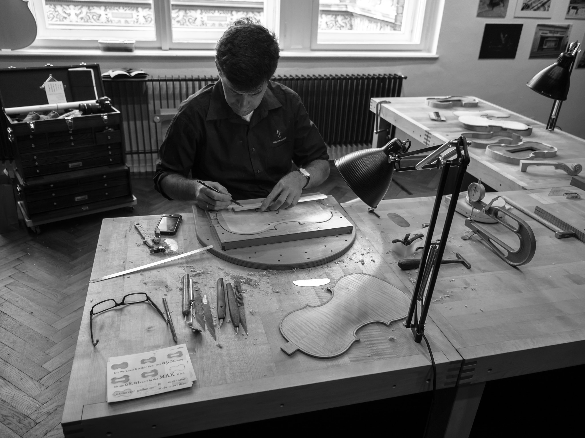 Olympus OM-D E-M5 II + Olympus M.Zuiko Digital ED 7-14mm F2.8 PRO sample photo. The violin maker photography