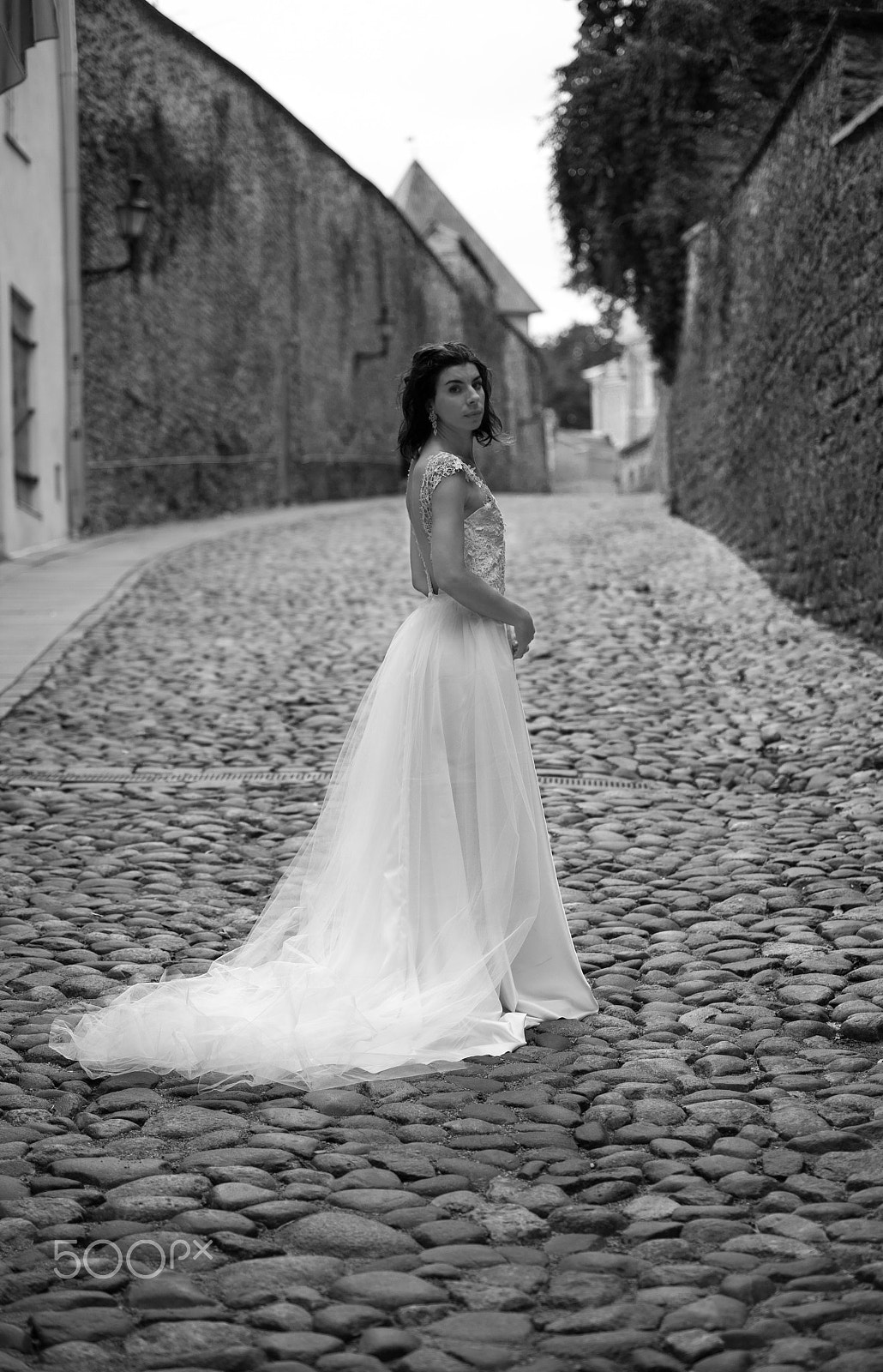 Canon EOS 5D + Sigma 70-200mm F2.8 EX DG OS HSM sample photo. Bride in an old town photography