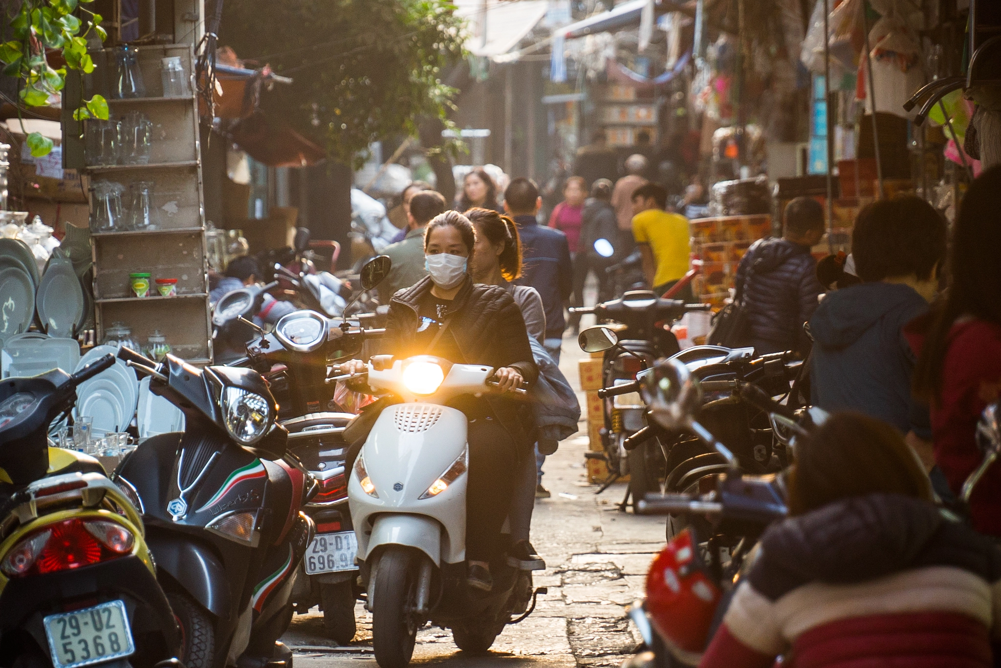Sony E 18-200mm F3.5-6.3 OSS sample photo. Hanoi photography