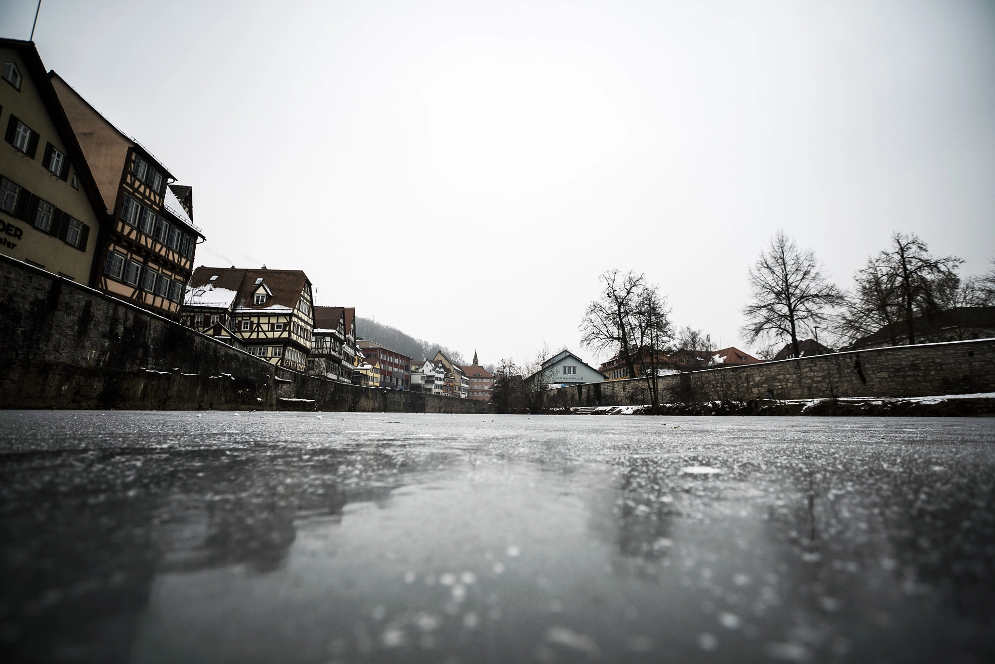 Sony a7S + Sony Vario-Sonnar T* 16-35mm F2.8 ZA SSM sample photo. Schwäbisch hall from frozen river kocher photography