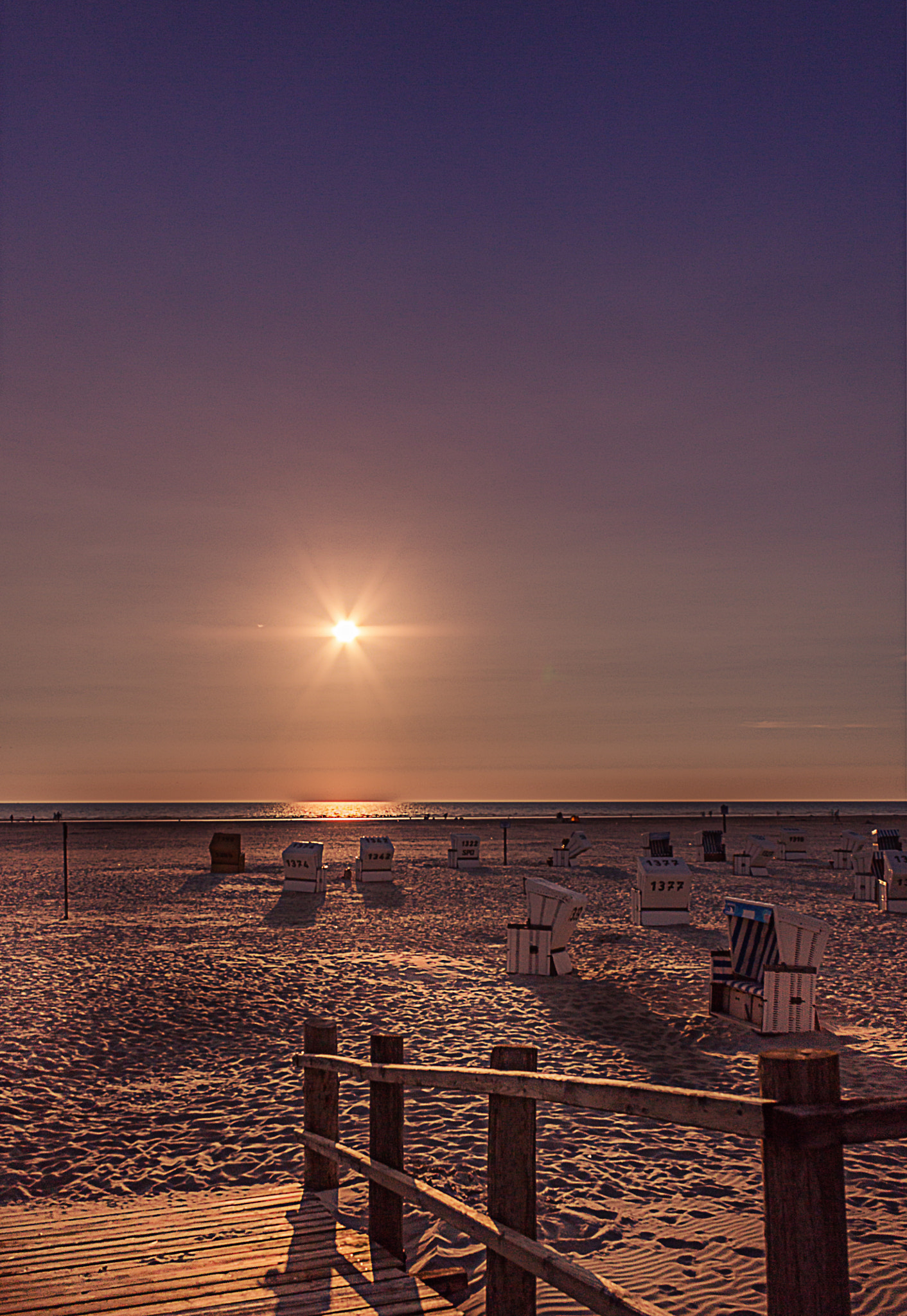 Canon EF-S 18-55mm F3.5-5.6 III sample photo. Strandkörbe am strand von spo photography
