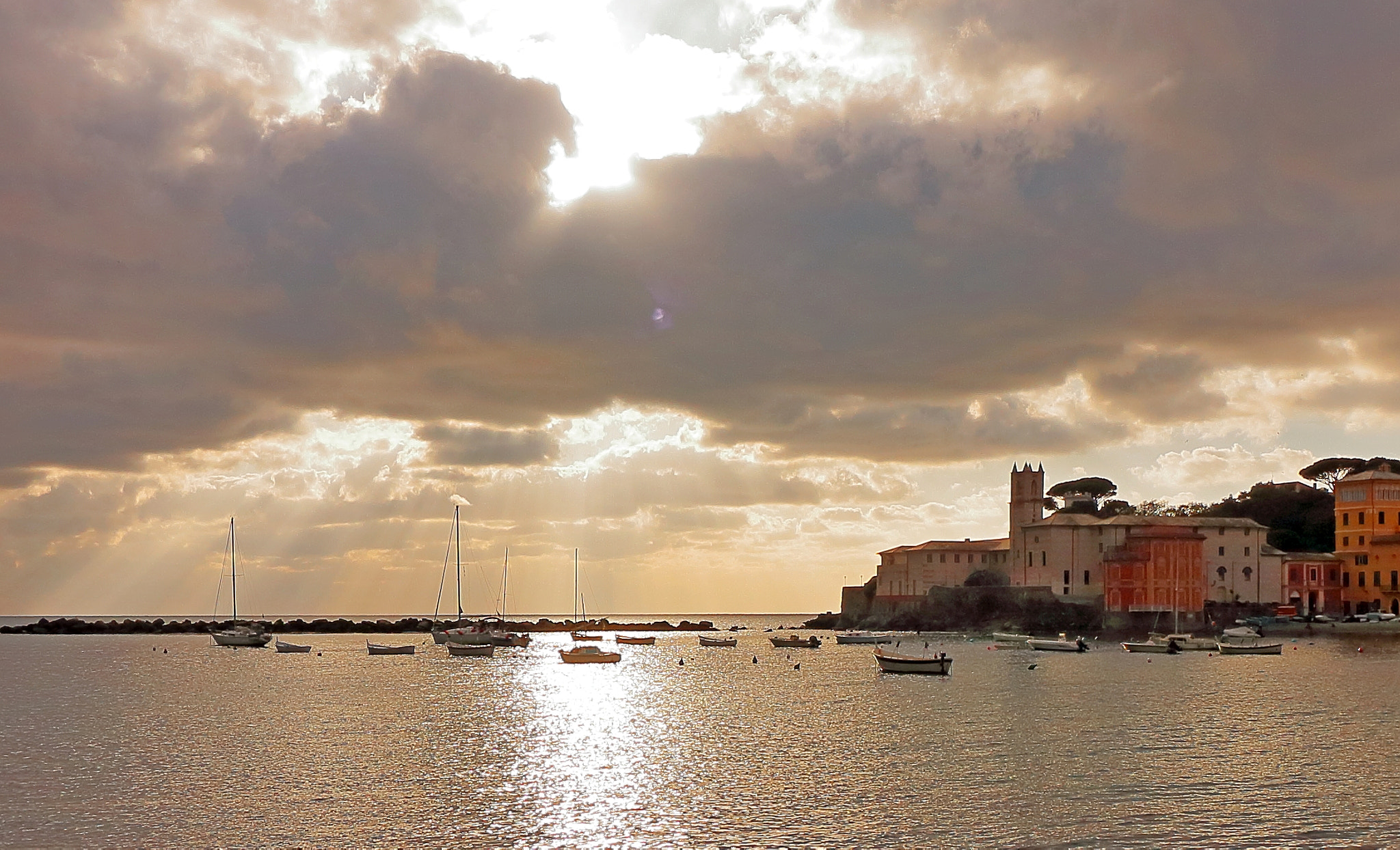 Canon EOS 750D (EOS Rebel T6i / EOS Kiss X8i) sample photo. Liguria ita photography